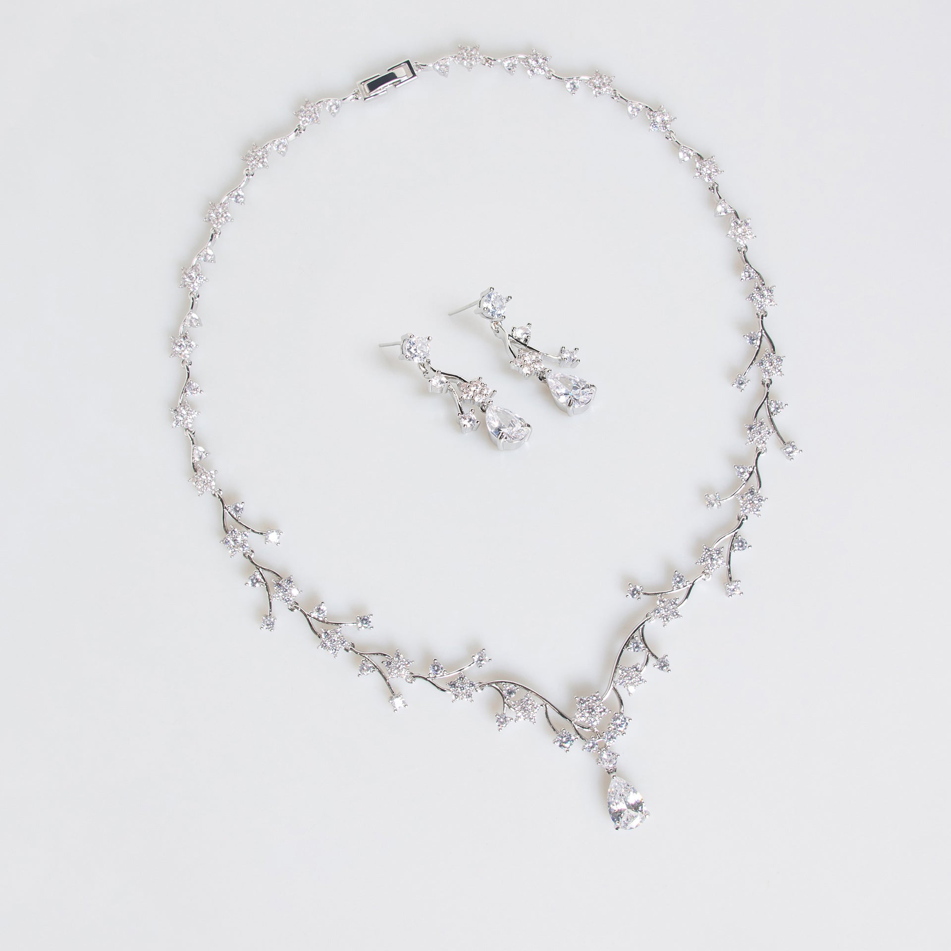 Luxury Silver Teardrop Jewelry Set – Floral Crystal Necklace Earrings