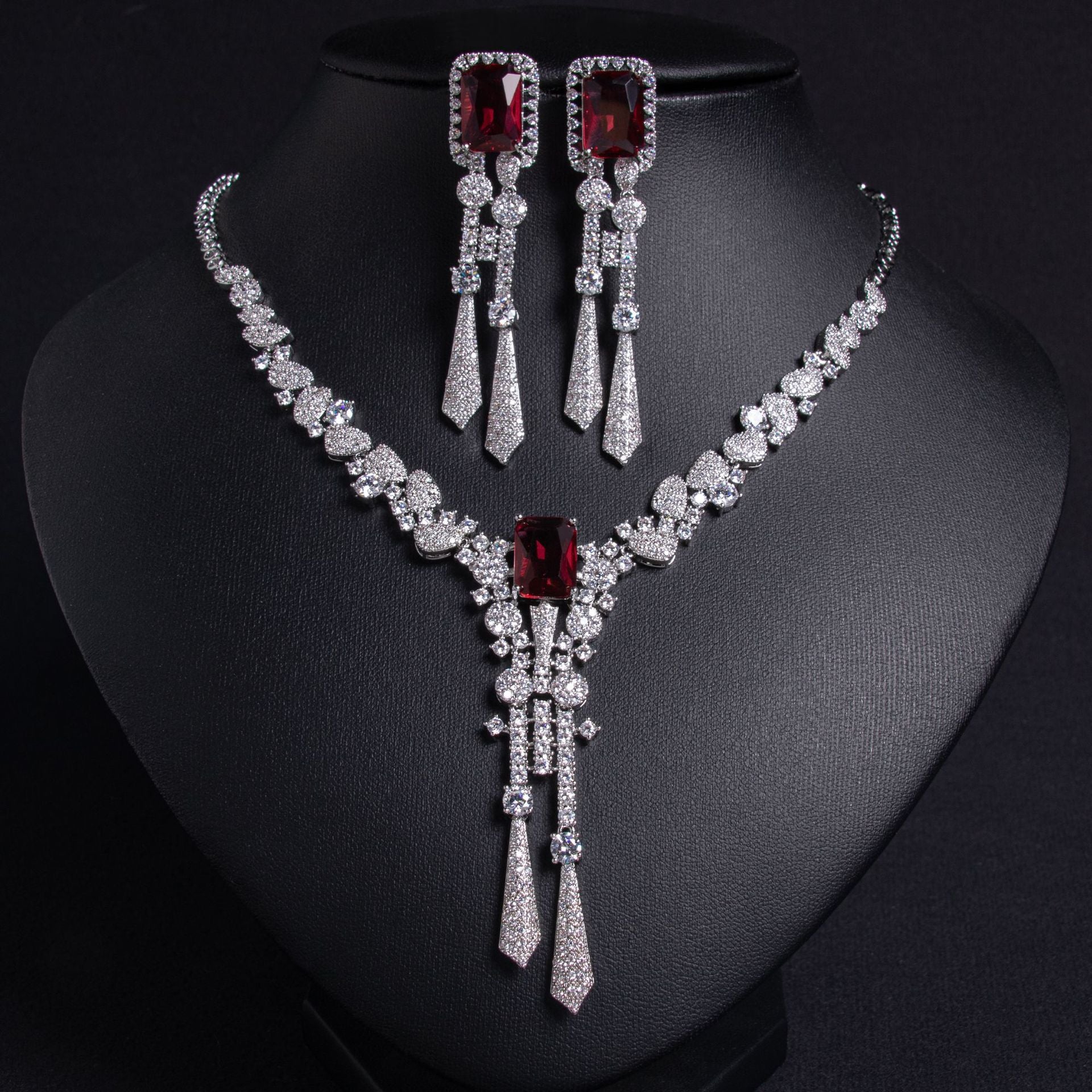 Luxury Emerald Green Crystal Tassel Necklace and Earrings Jewelry Set for Women