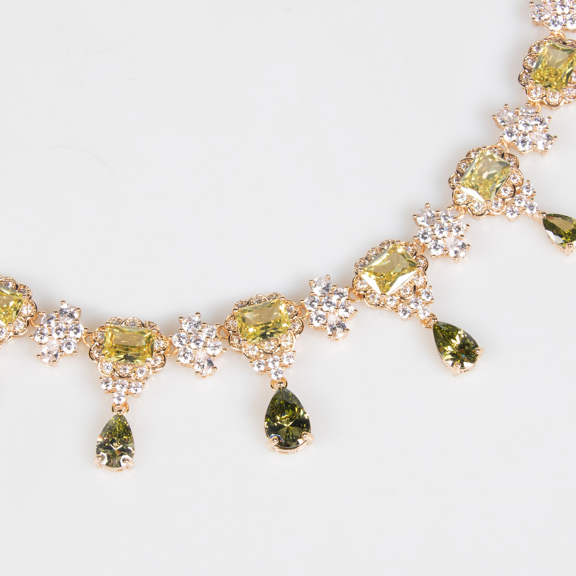 Luxury Olive Green Gemstone Necklace Set for Women – Gold Statement Jewelry with Matching Earrings