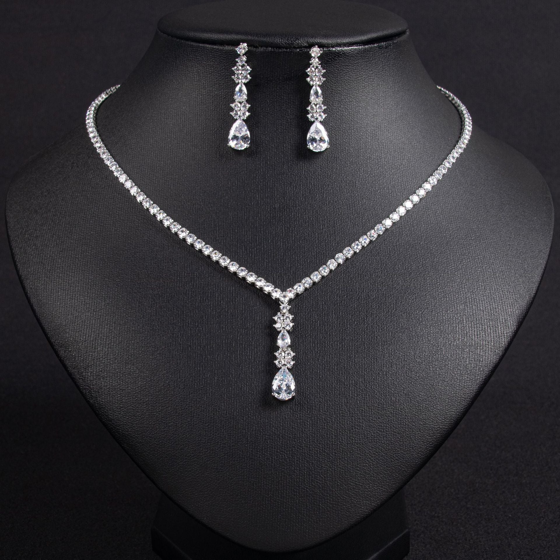 Elegant Emerald Crystal Jewelry Set – Silver Necklace Earrings for Women