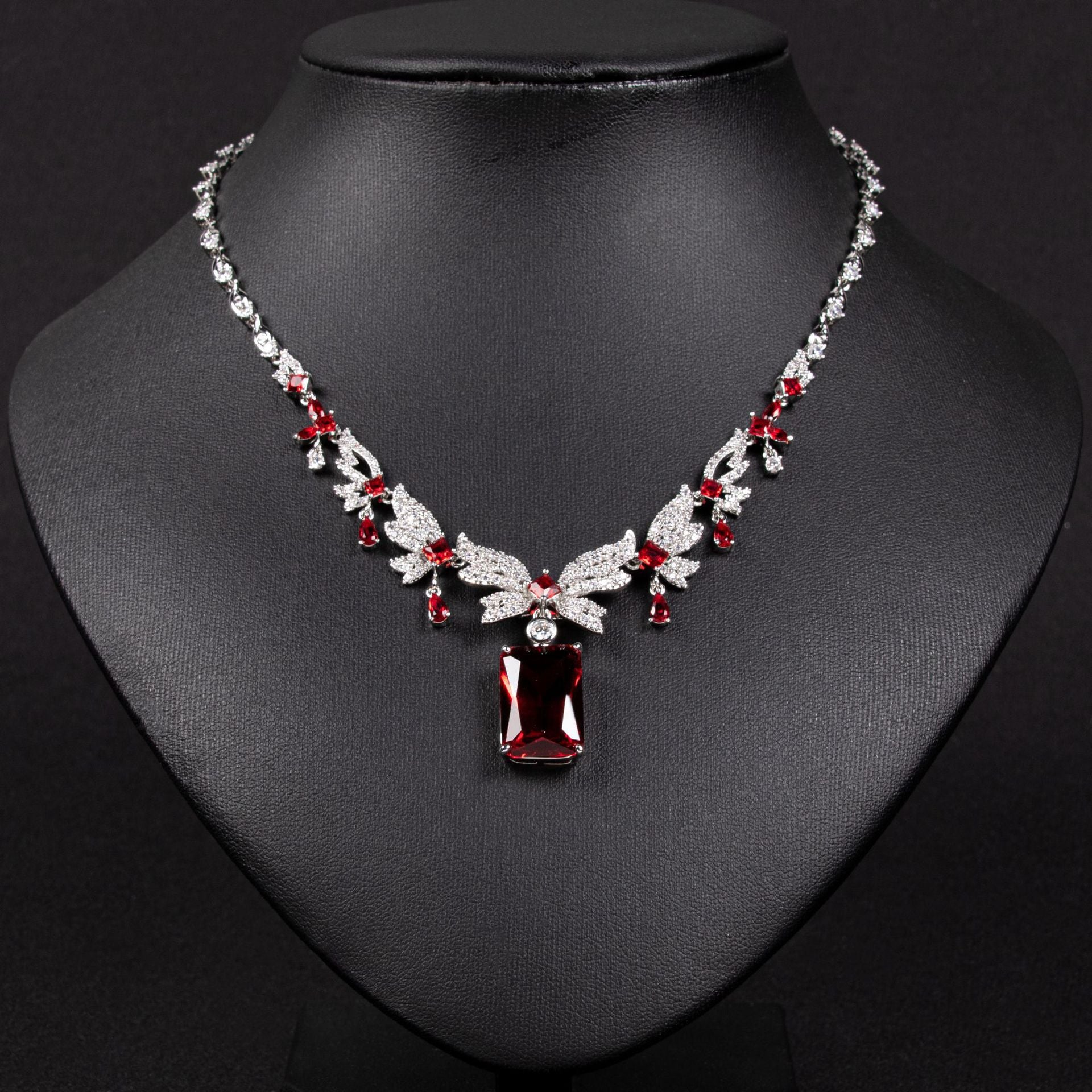 Parure collier de déclaration élégant en cristal rubis vintage