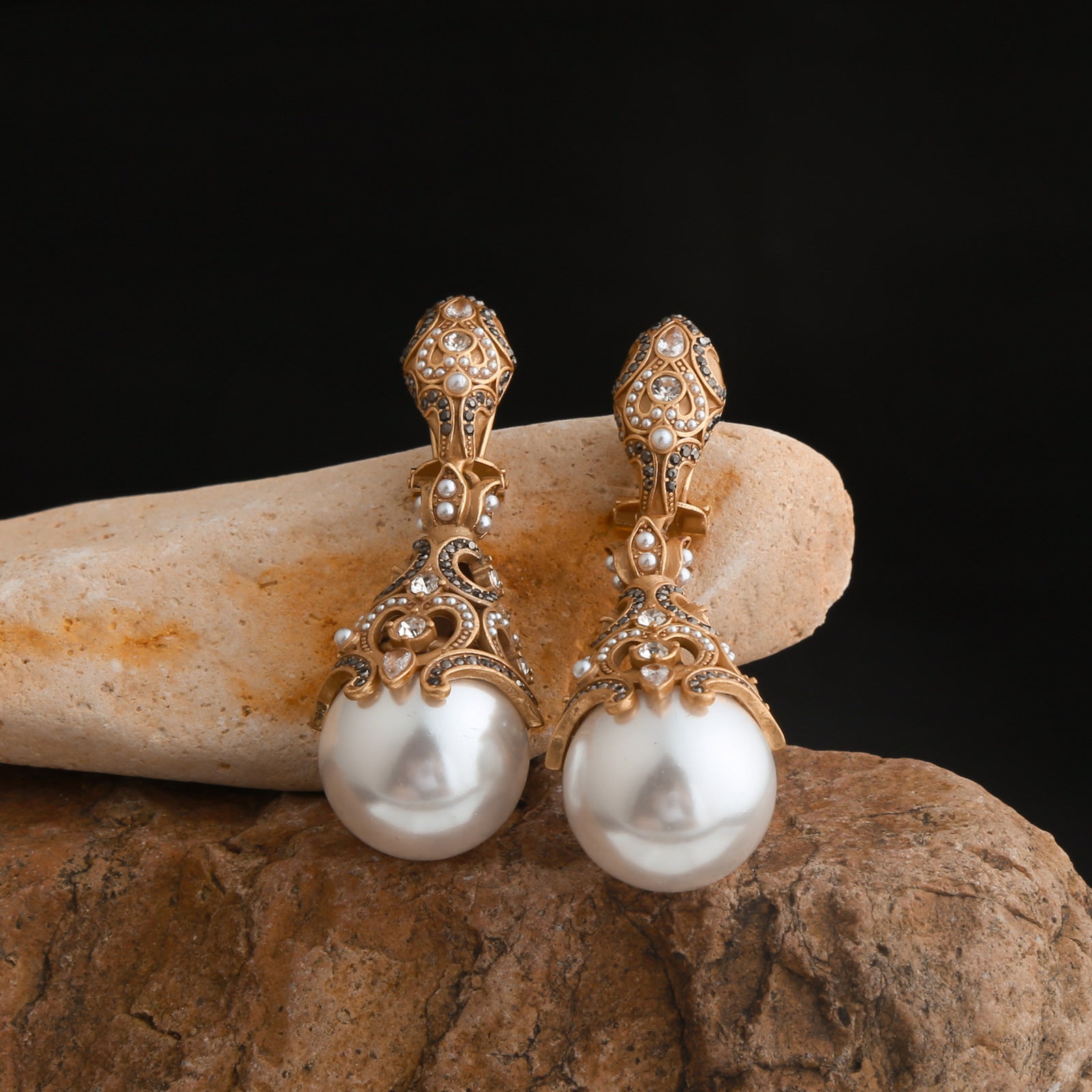 Boucles d'oreilles clous en or antique ajourées avec diamants pour femmes, boucles d'oreilles à franges