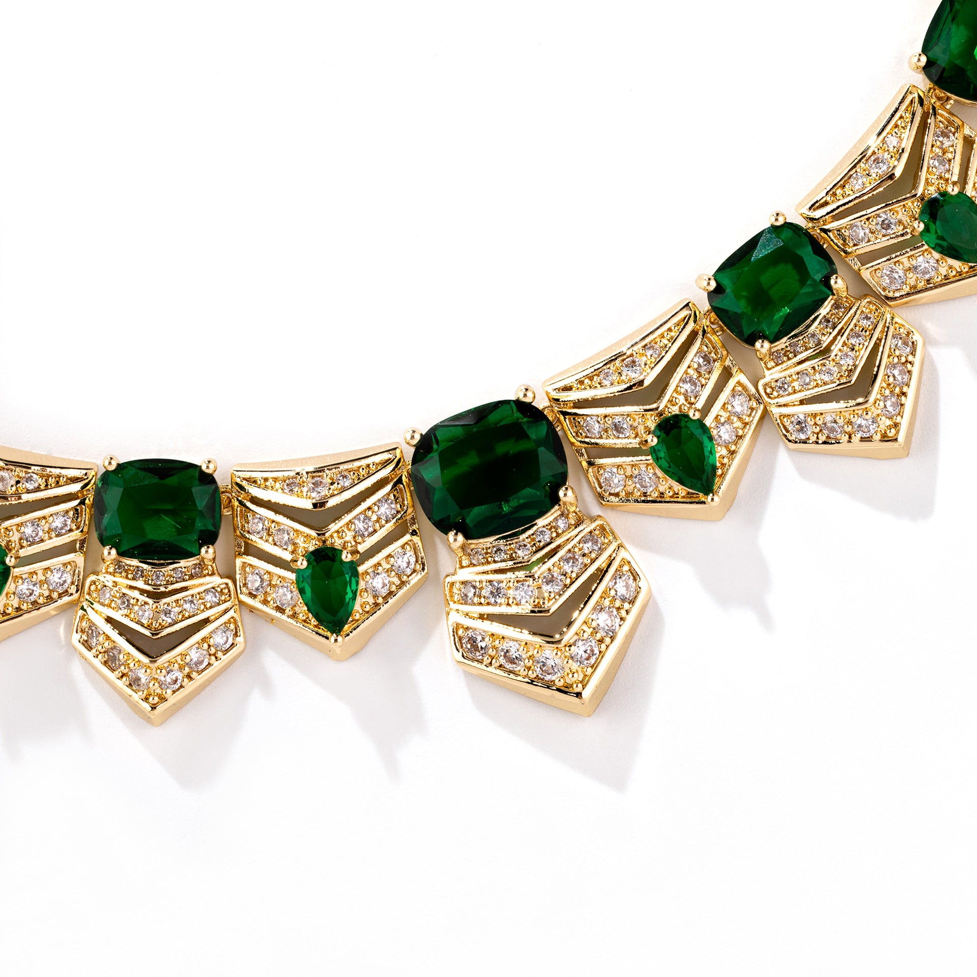 Luxury Emerald Green Crystal Necklace Set for Women – Royal Style Statement Jewelry with Earrings