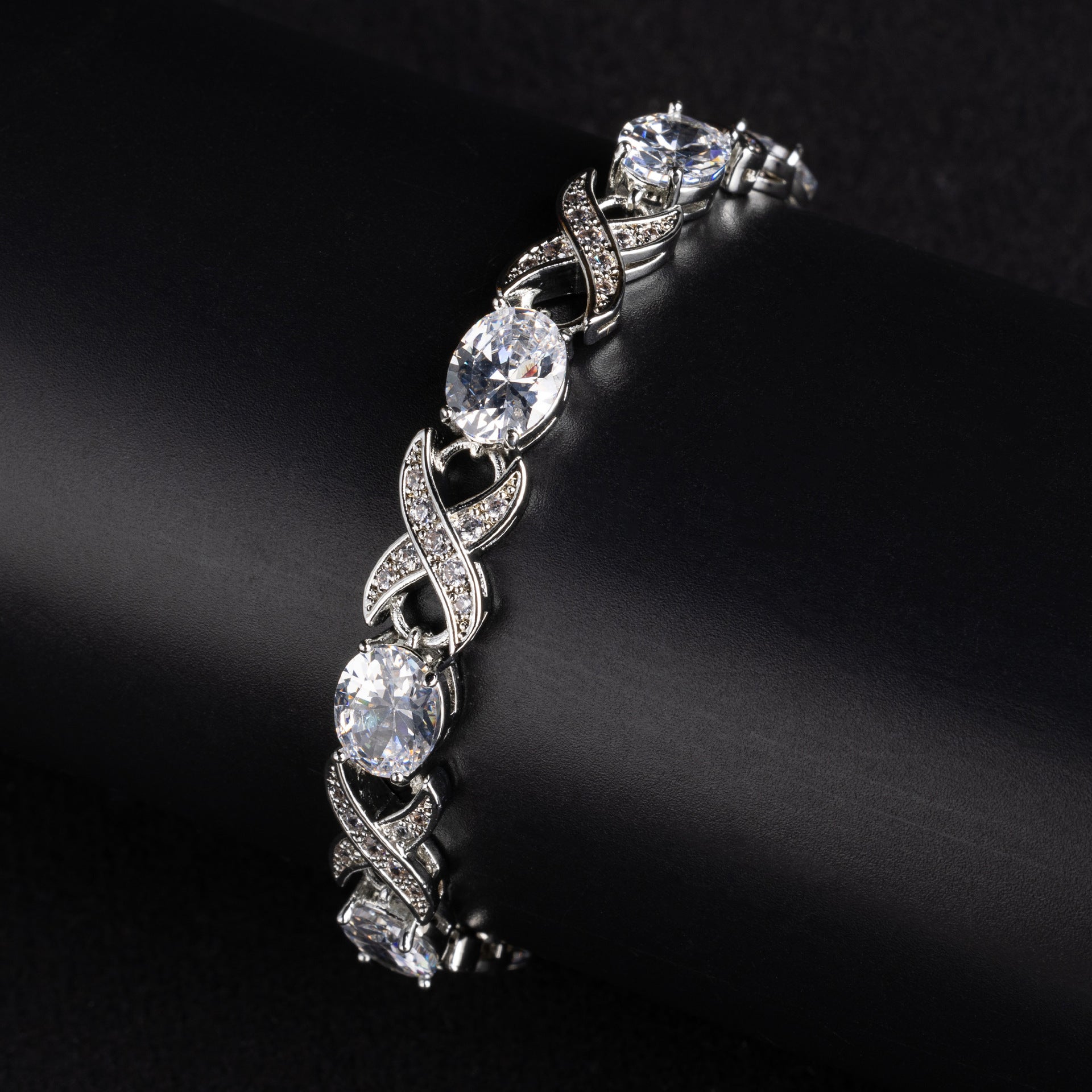 Luxury Multicolor Crystal Link Bracelet – Elegant Statement Jewelry for Women