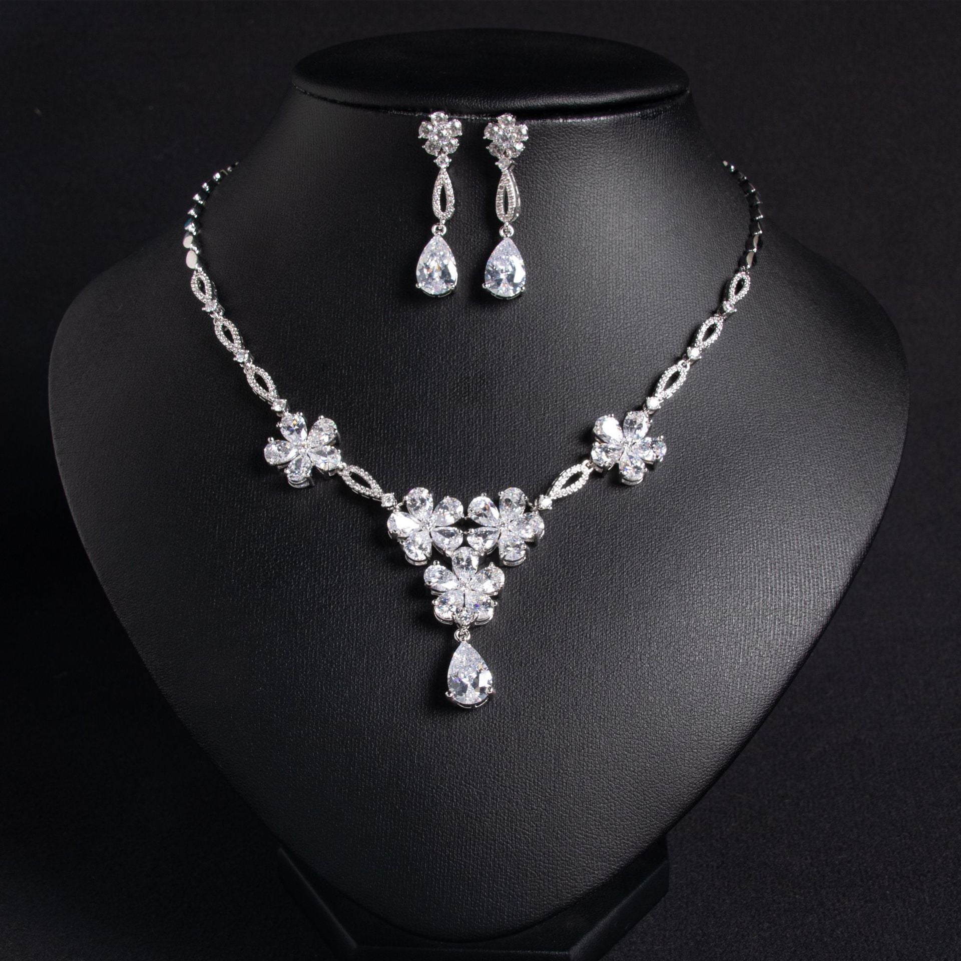 Luxury Ruby Red Floral Necklace Set for Women – Crystal Statement Jewelry with Matching Earrings