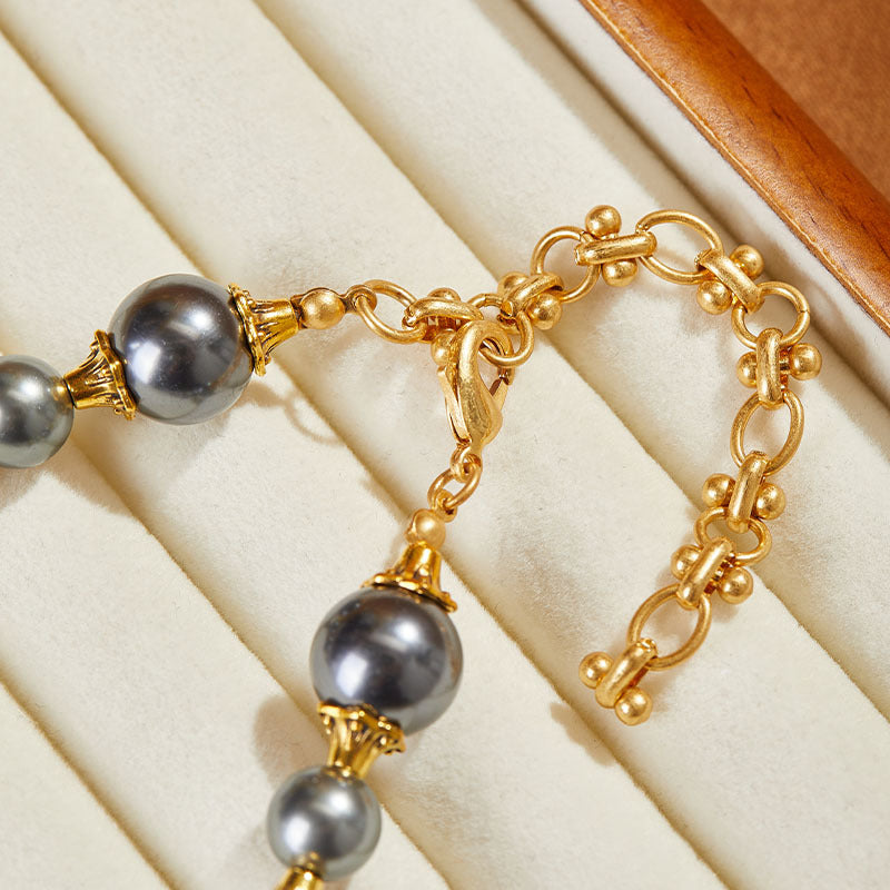 Collier de Perles Simple et Élégant à la Française