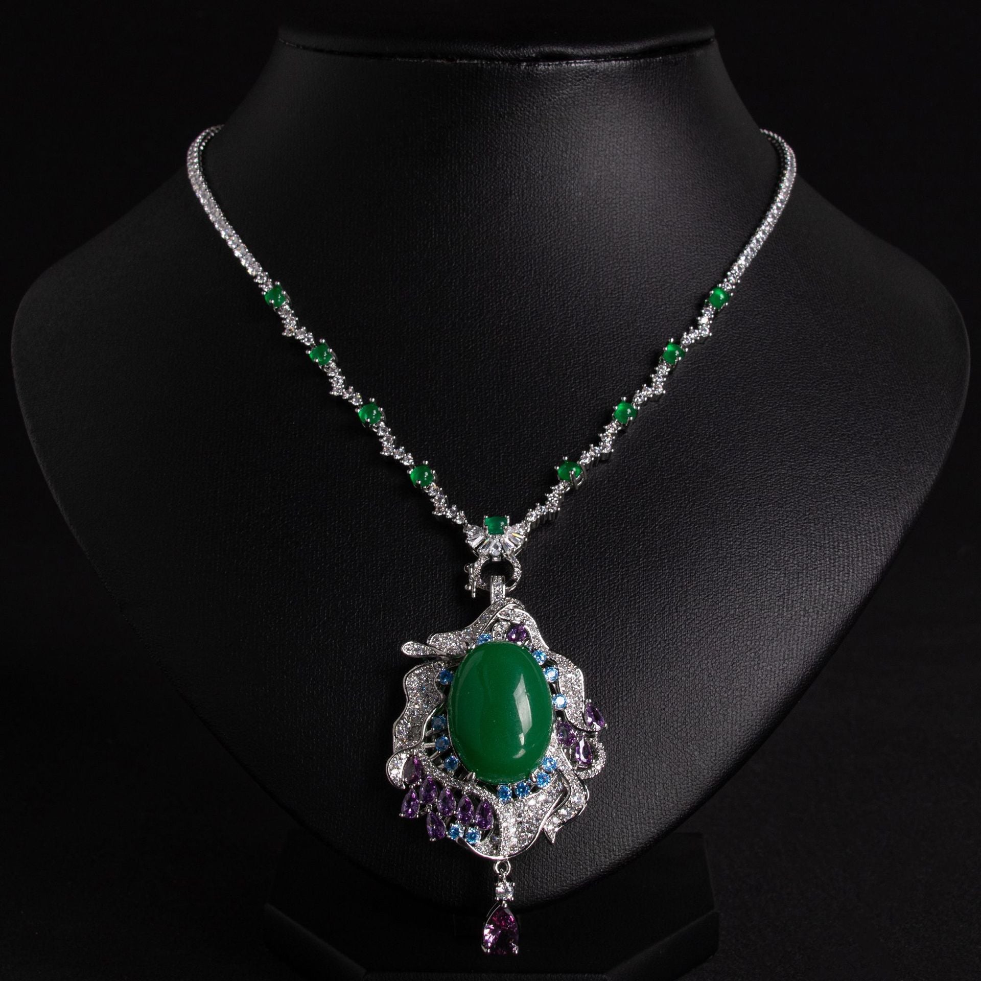 Royal Style Multicolor Crystal Necklace – Large Red Stone Pendant Jewelry