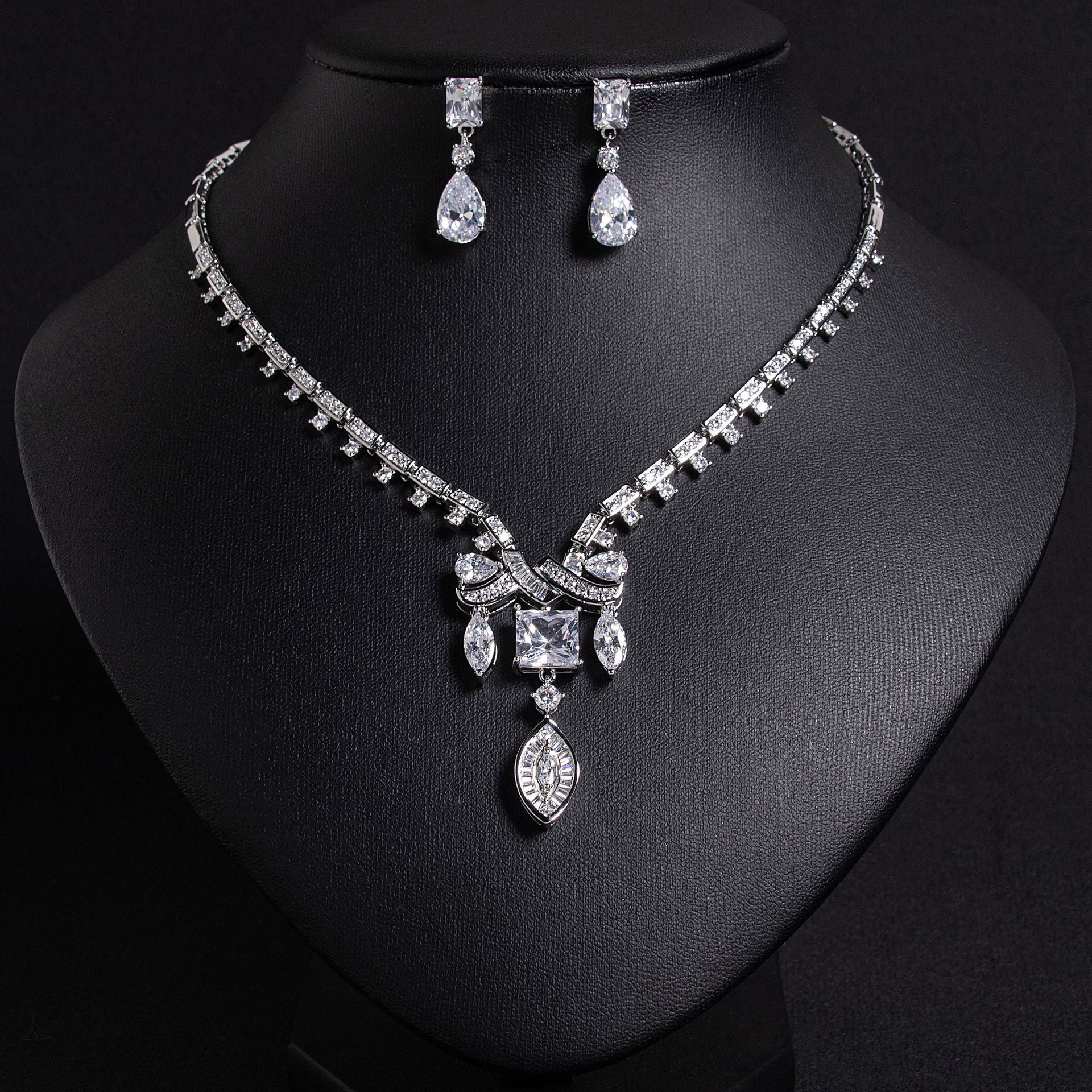 Luxury Ruby Red Crystal Necklace Earrings Set – Elegant Statement Jewelry for Women