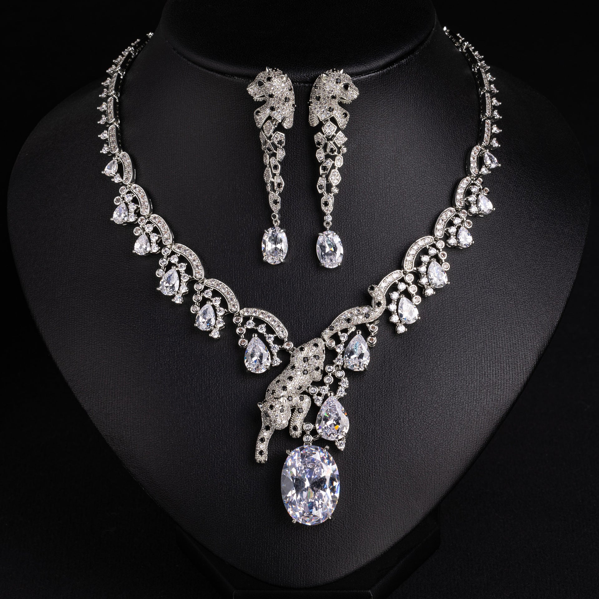 Luxury Leopard Crystal Necklace Set – Red Gem Statement Jewelry for Women
