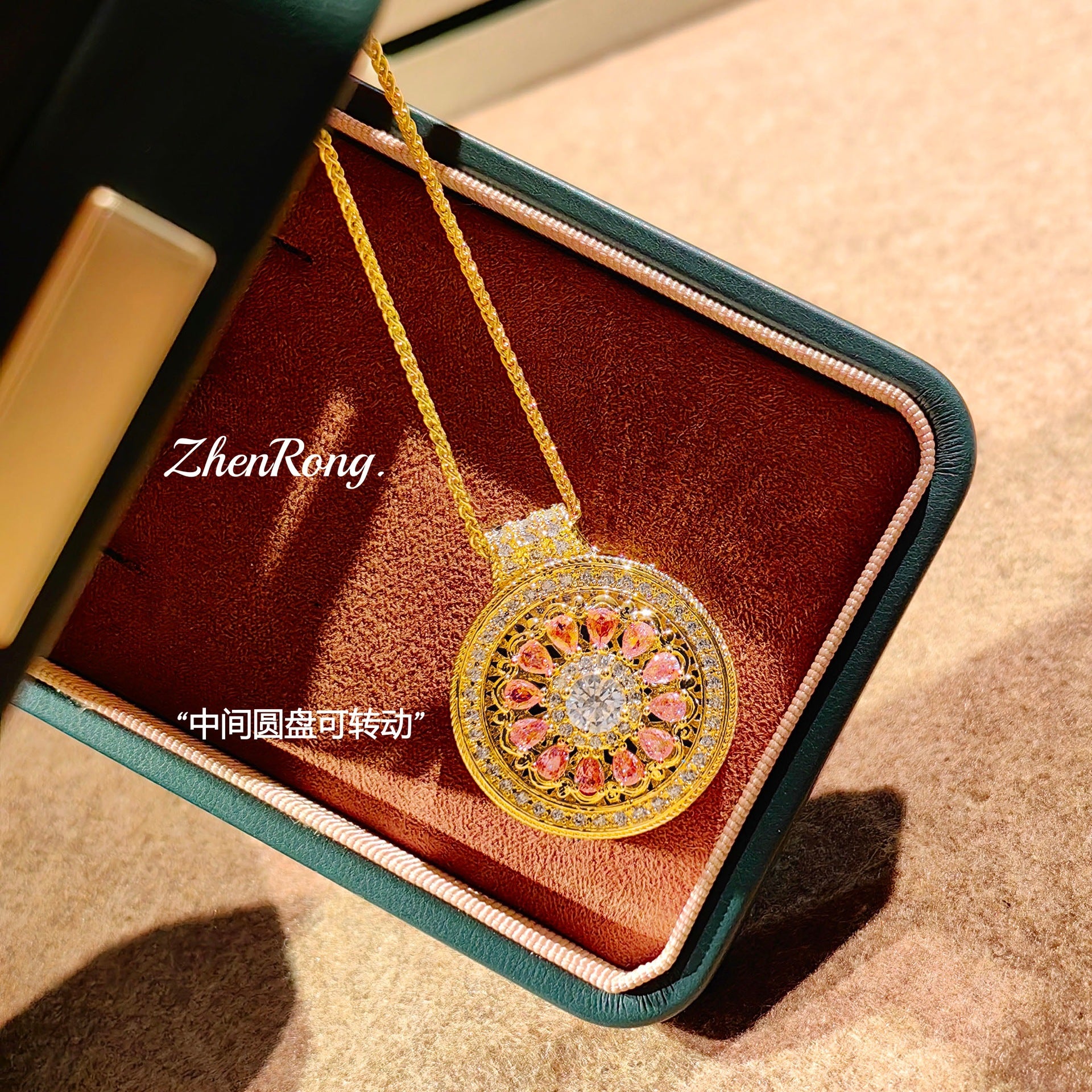 Collier Médaillon Cristal d'Inspiration Vintage