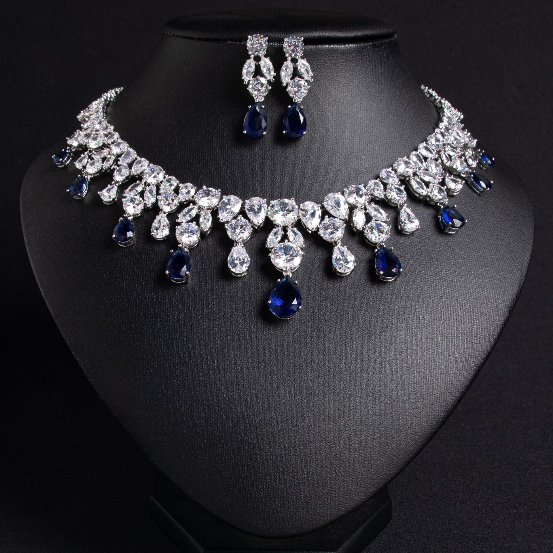 Luxury Emerald Green Teardrop Gemstone Necklace Set for Women – Crystal Statement Jewelry with Matching Earrings