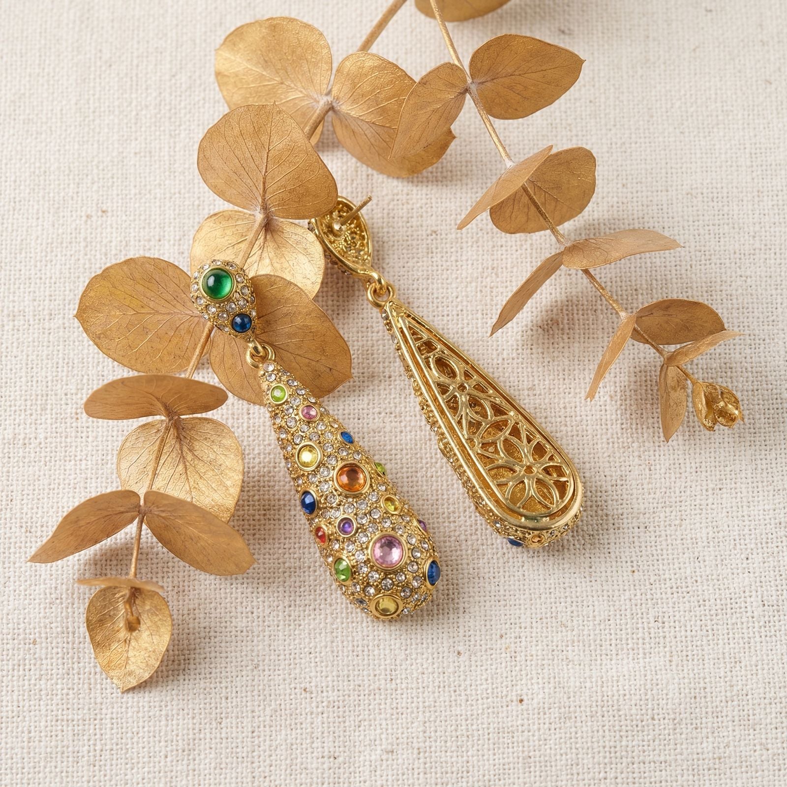 Boucles d'oreilles pendantes style rétro en forme de goutte d'eau colorées avec diamants, boucles d'oreilles longues de tempérament de luxe léger, boucles d'oreilles.