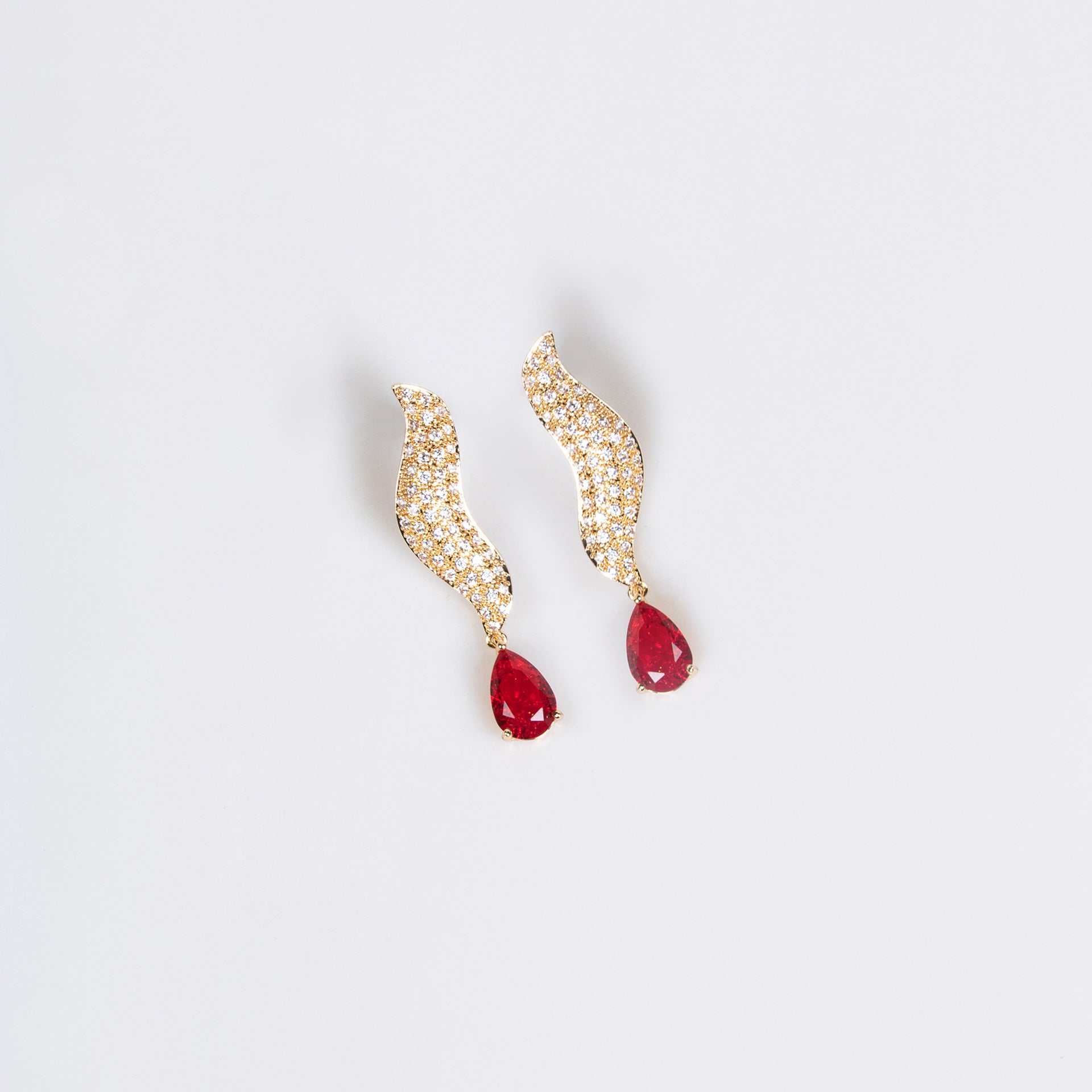 Luxury Red Teardrop Gemstone Necklace Set for Women – Gold Statement Jewelry with Matching Earrings