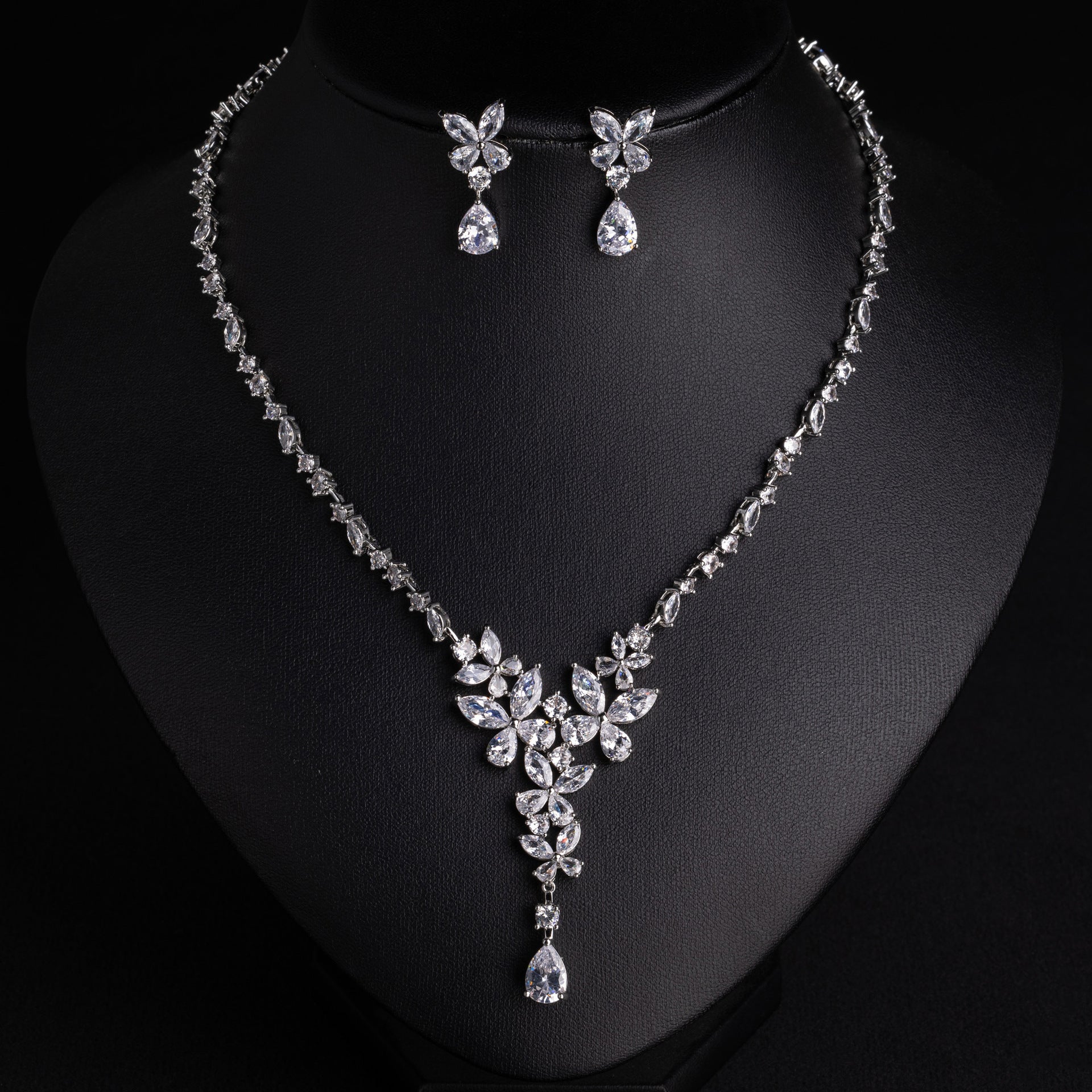 Luxury Pink Crystal Floral Necklace Earrings Set – Elegant Statement Jewelry for Women