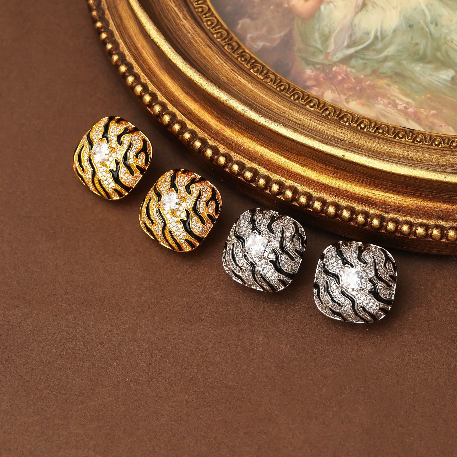 Retro light luxury small sugar cube shape stud earrings, necklace, ring set.