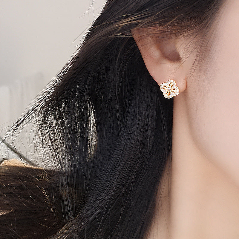 S925 sterling silver four-leaf clover stud earrings