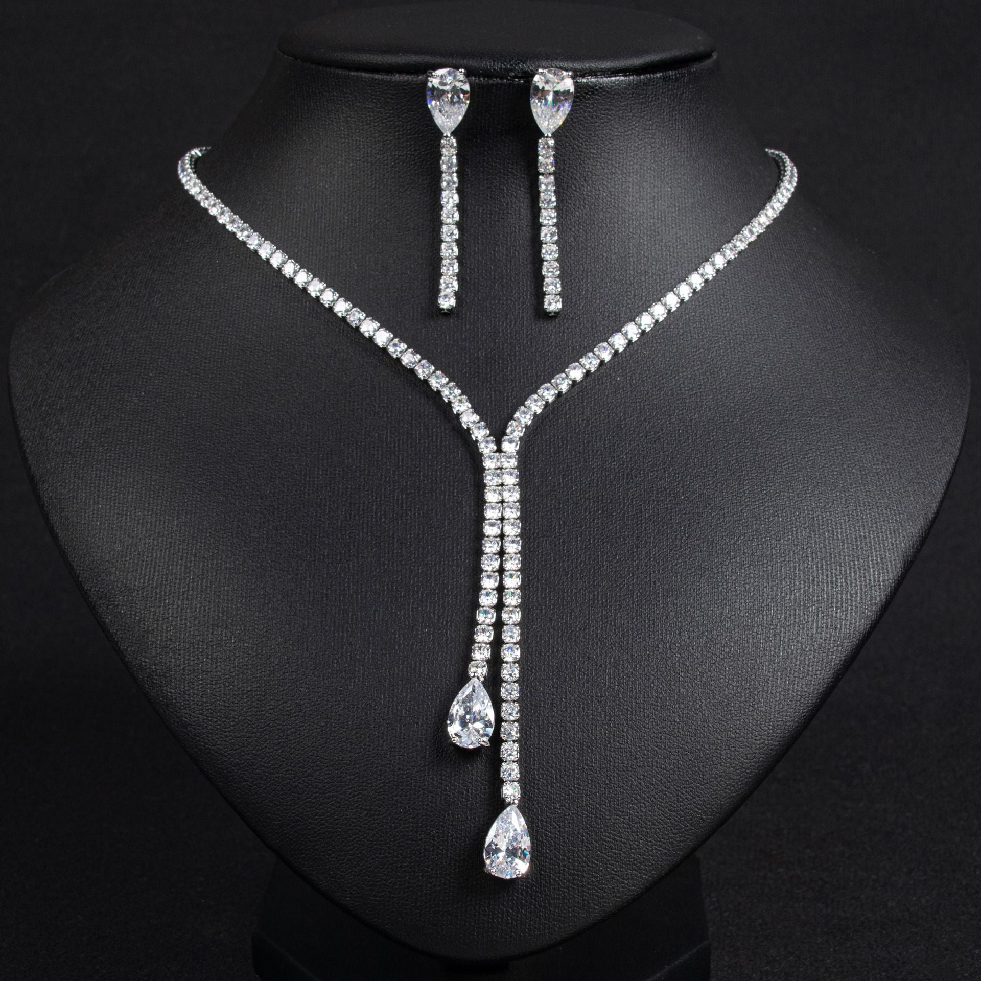 Elegant Red Teardrop Crystal Necklace and Earrings Set – Luxury Statement Jewelry