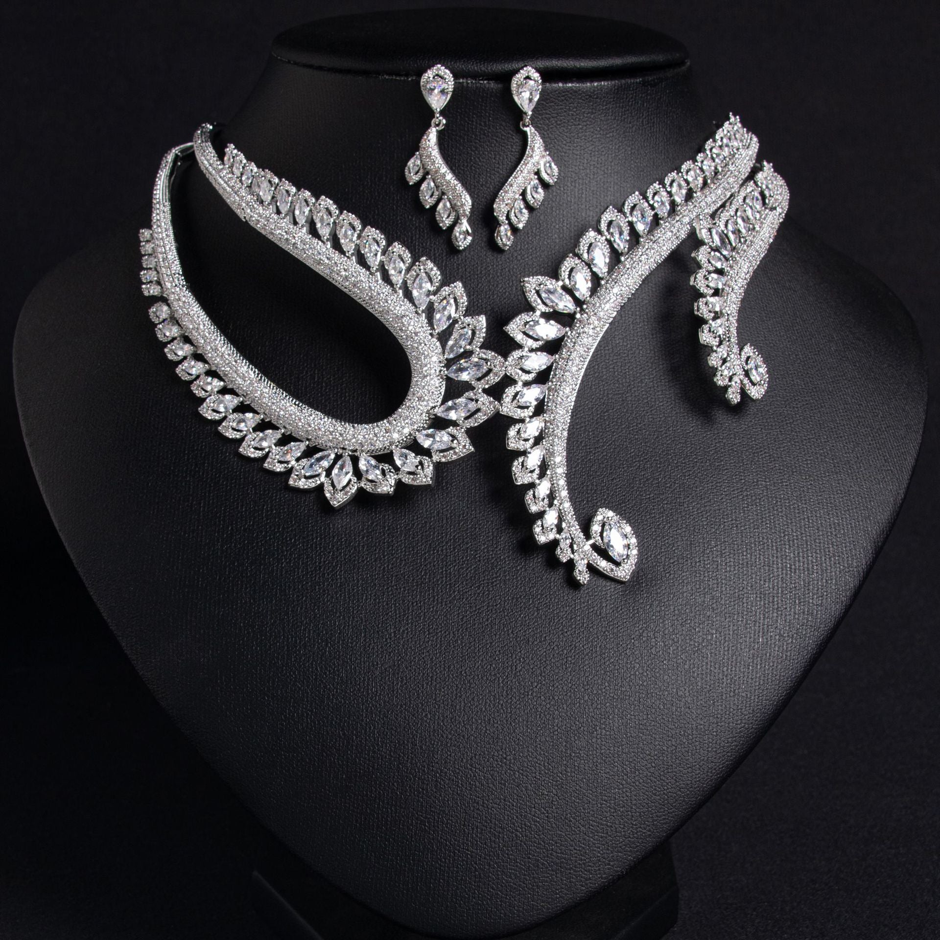 Glamorous Red Gemstone Necklace and Earrings Set – Luxury Evening Jewelry Collection