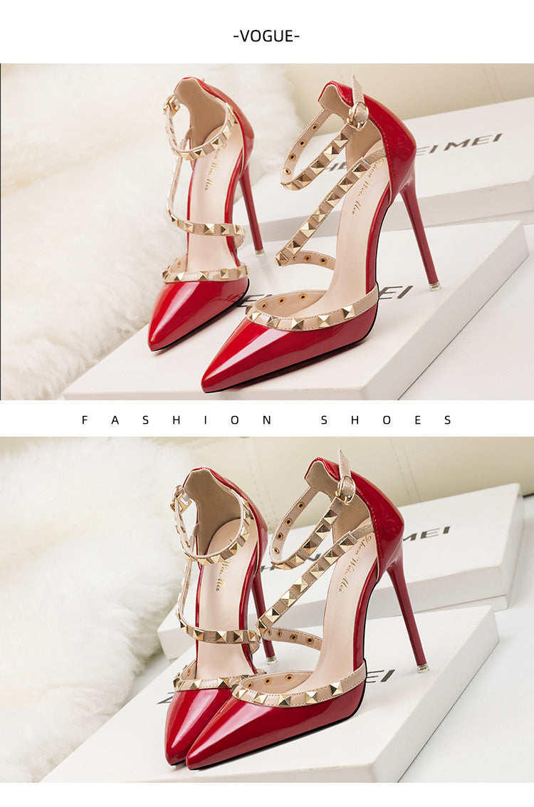 Simple pointed rivets hollow word with high heels