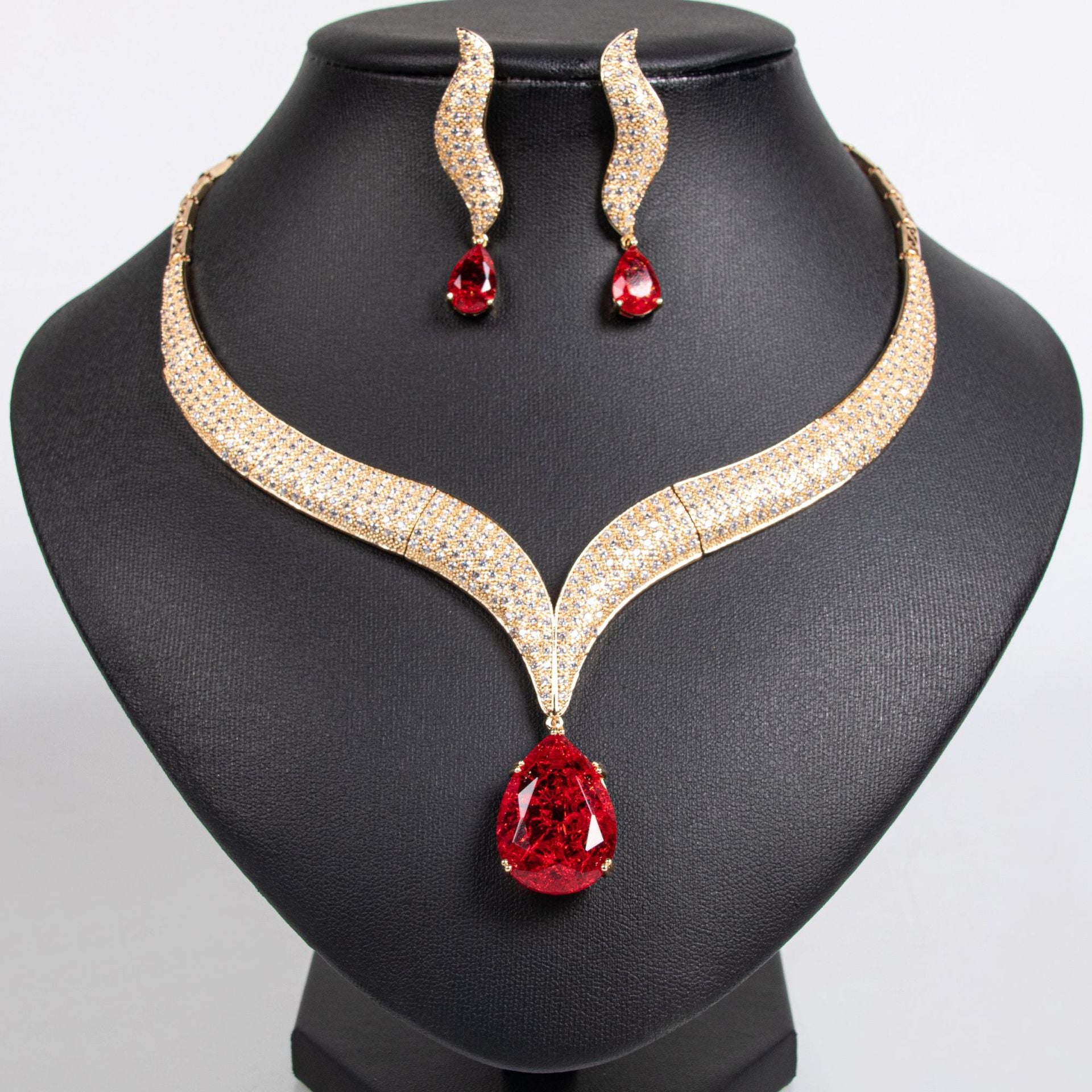 Luxury Red Teardrop Gemstone Necklace Set for Women – Gold Statement Jewelry with Matching Earrings