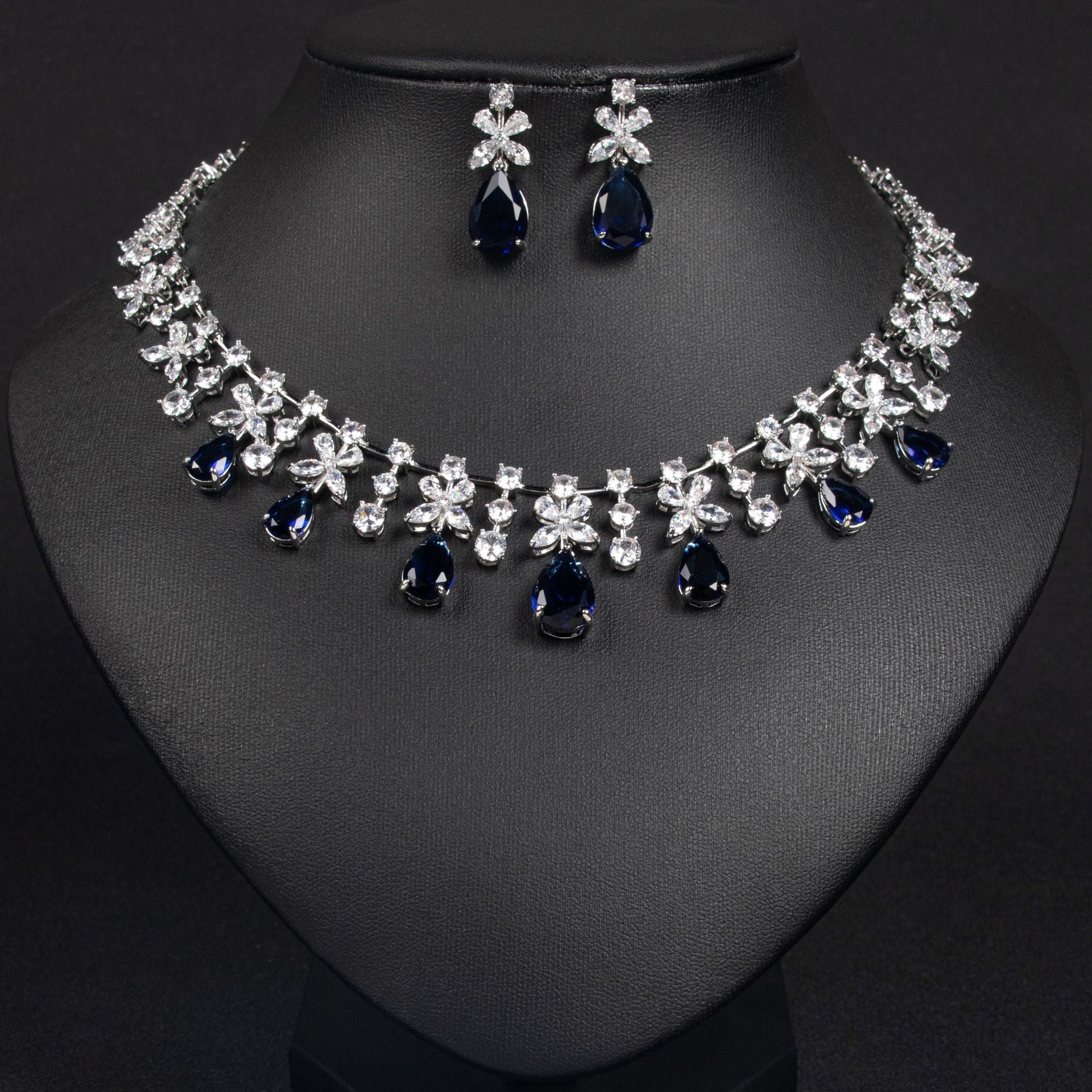 Elegant Emerald Crystal Flower Jewelry Set – Silver Necklace Earrings for Women