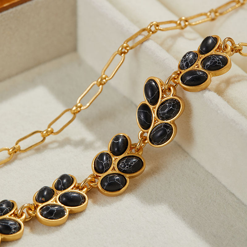 Simple retro black leaf necklace