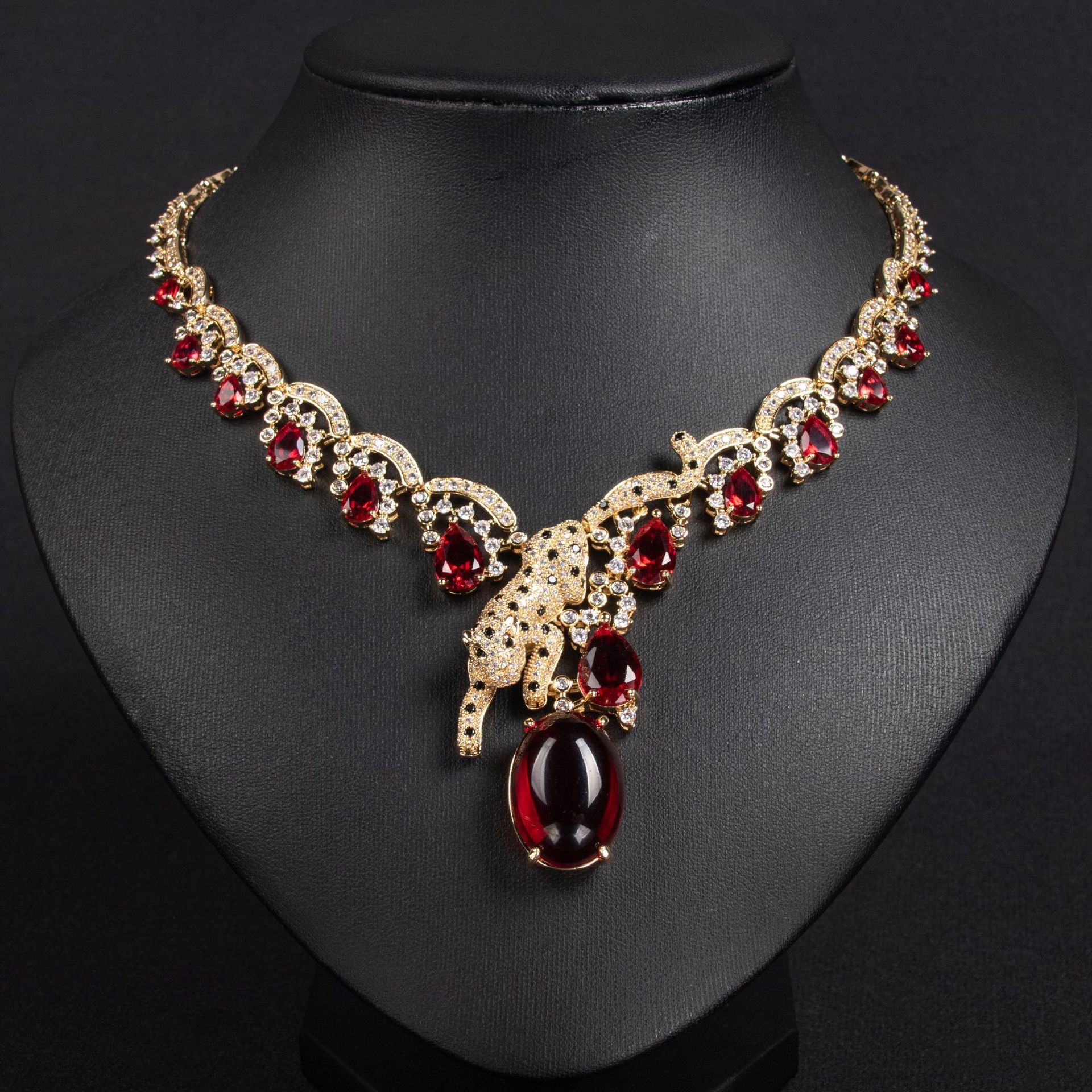 Luxury Ruby Red Crystal Leopard Pendant Necklace for Women
