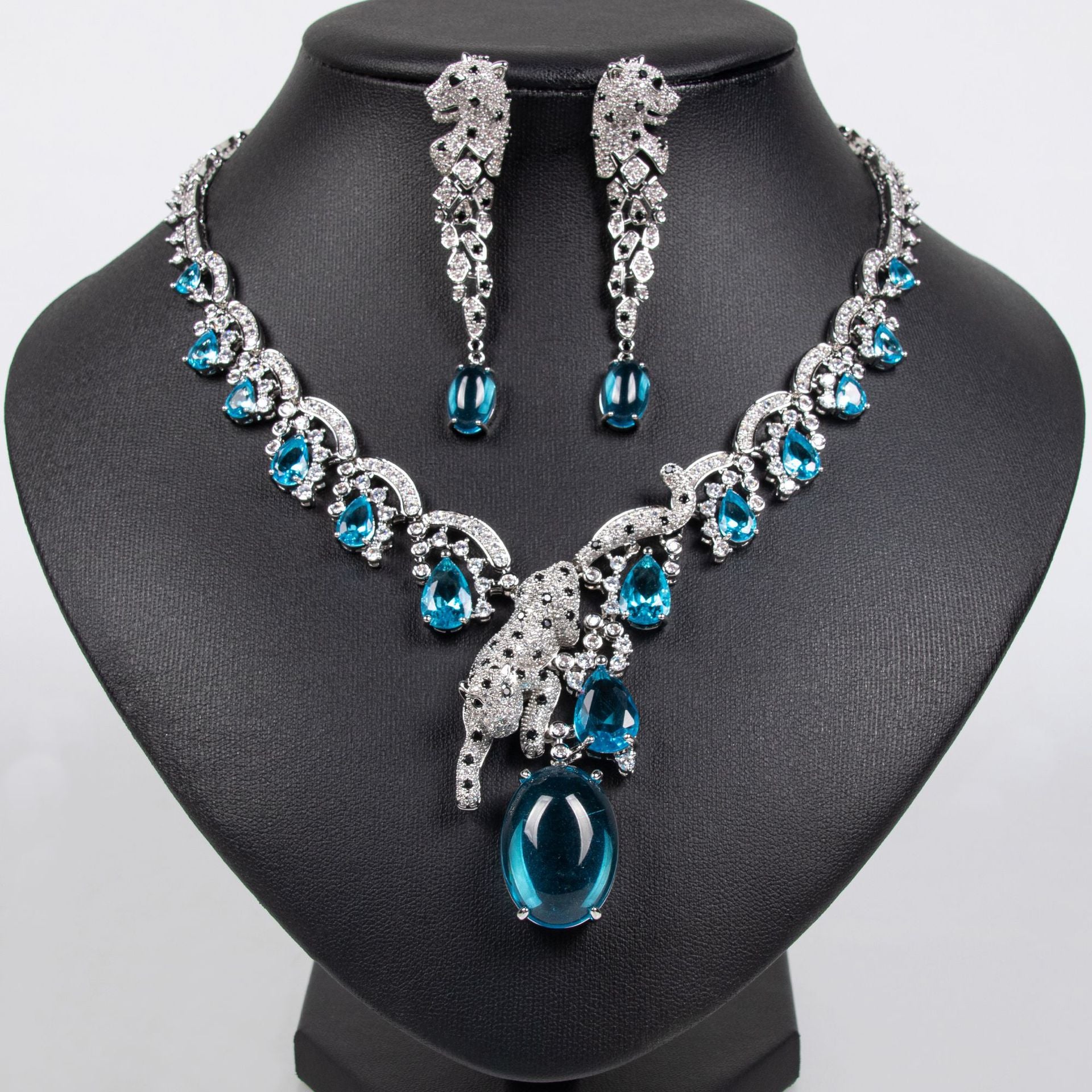 Luxury Leopard Crystal Necklace Set – Red Gem Statement Jewelry for Women