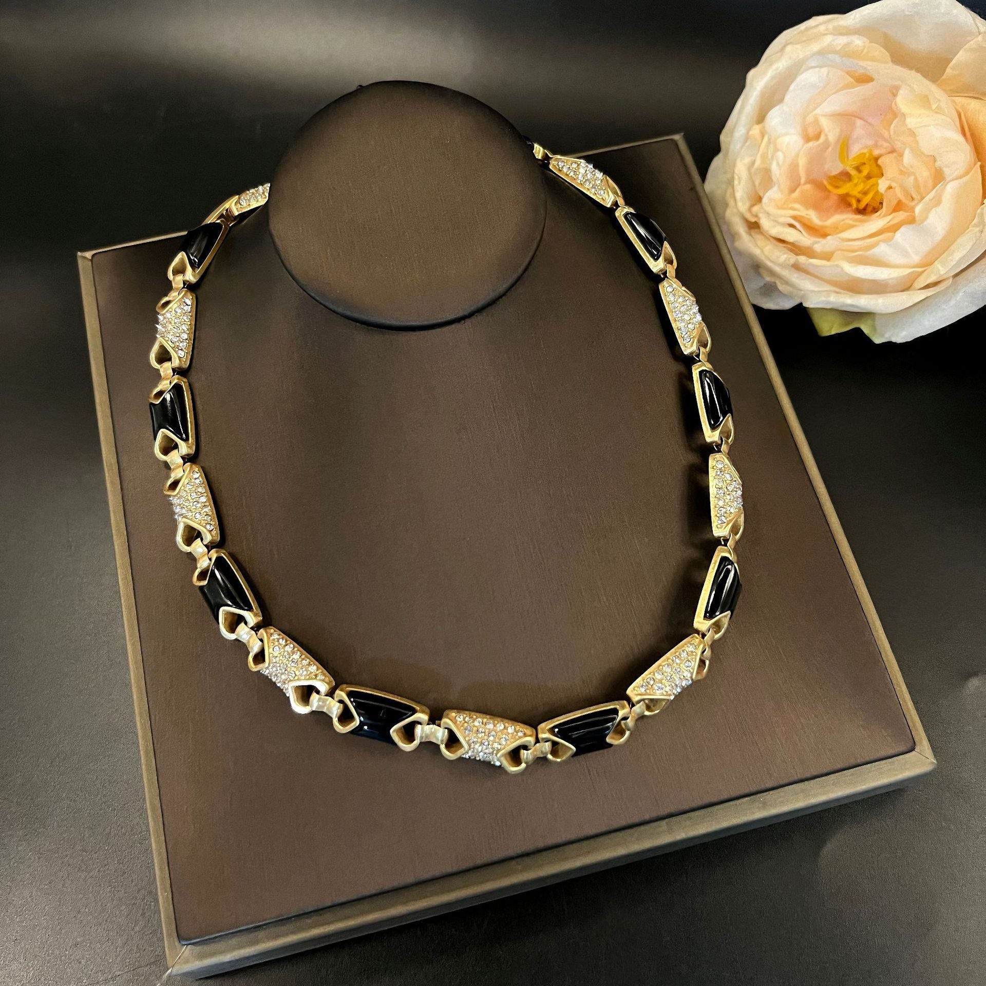 Light luxury enamel quadrilateral necklace stud earrings