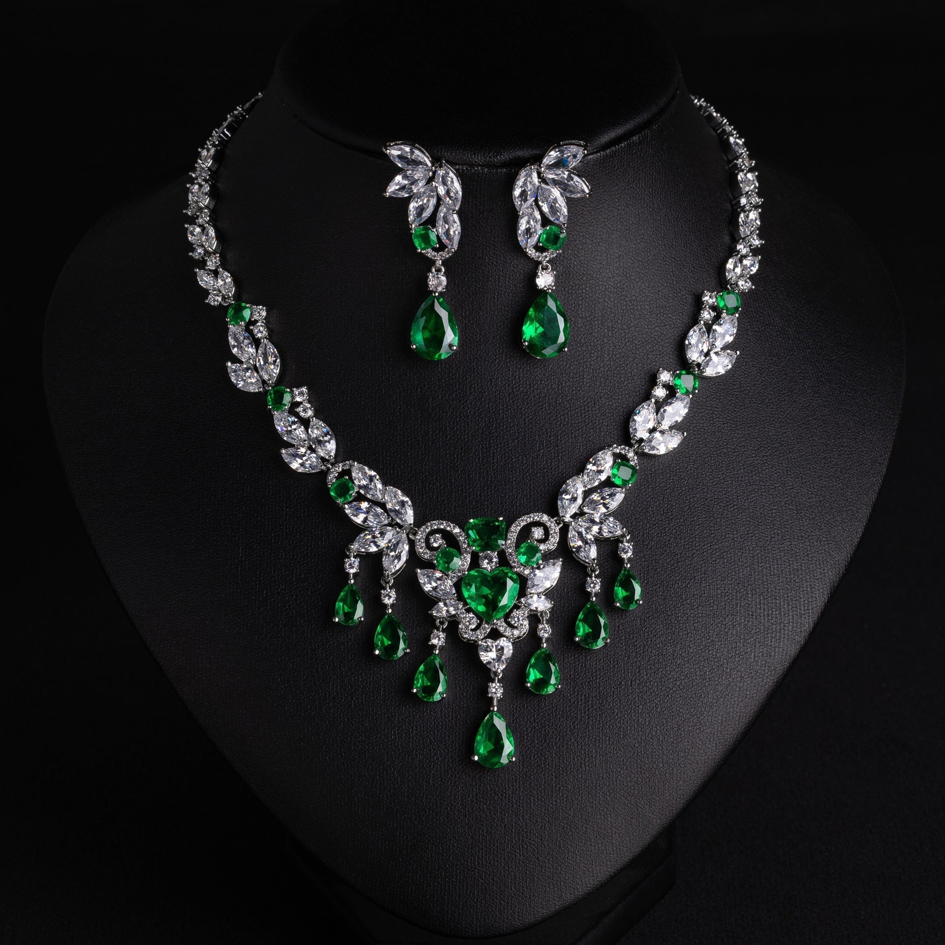 Luxury Sapphire Blue Crystal Necklace Earrings Set – Elegant Statement Jewelry for Women