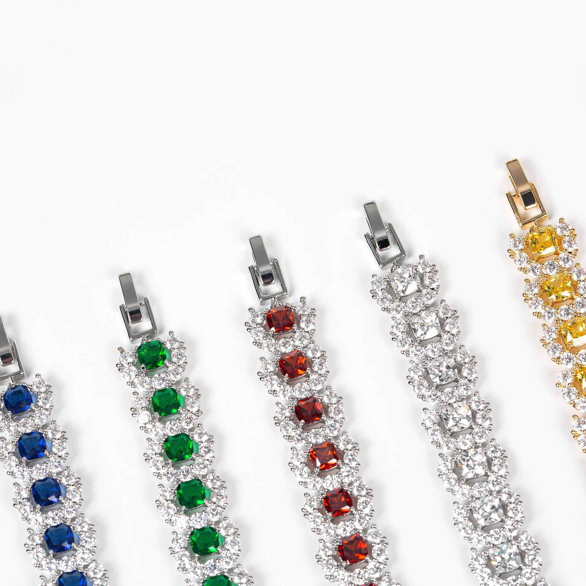 Elegant Gold-Plated Bracelet with Pink Turquoise & Clear Crystals – Luxury Statement Jewelry