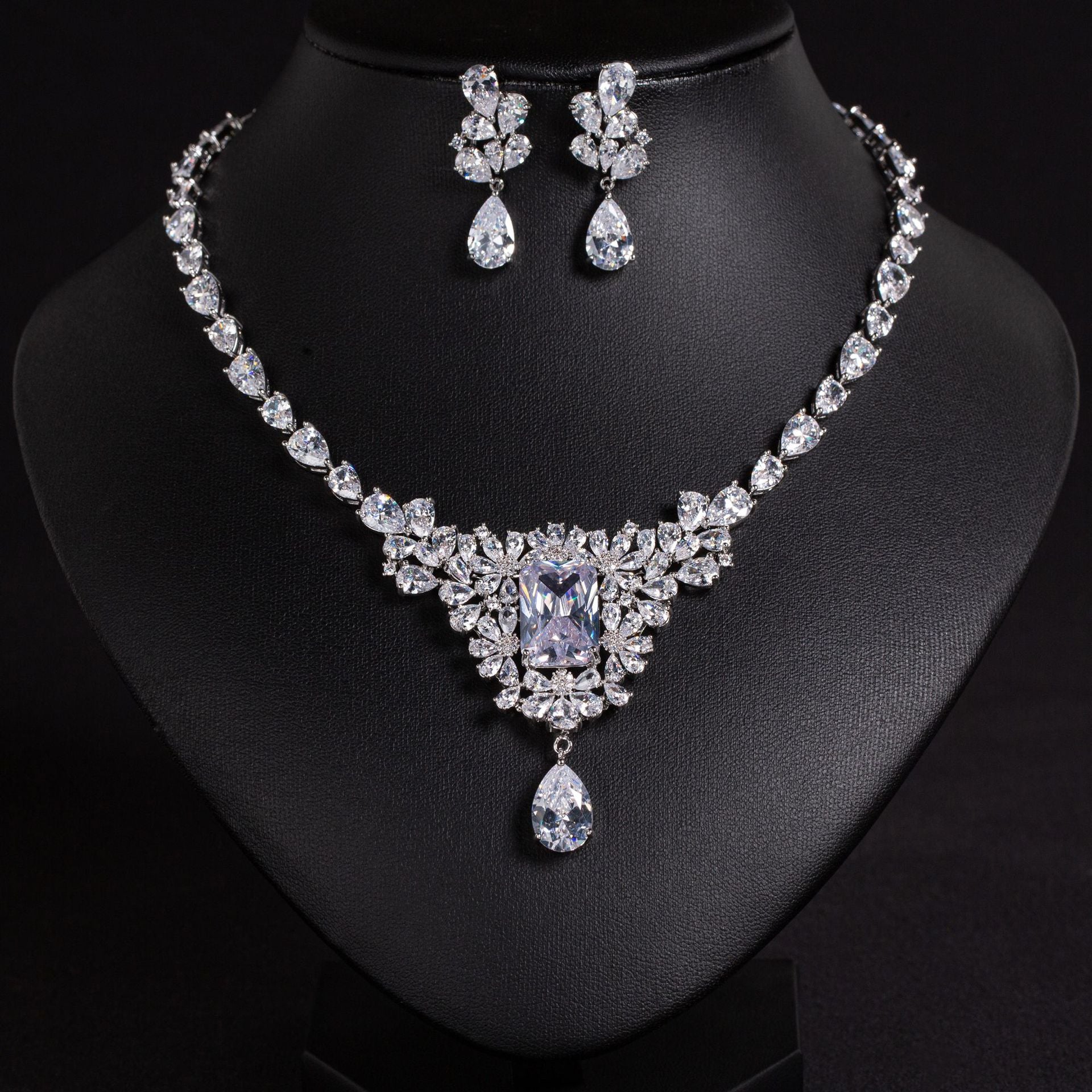 Luxury Royal Blue Gemstone Necklace Set for Women – Multicolor Statement Jewelry with Matching Earrings