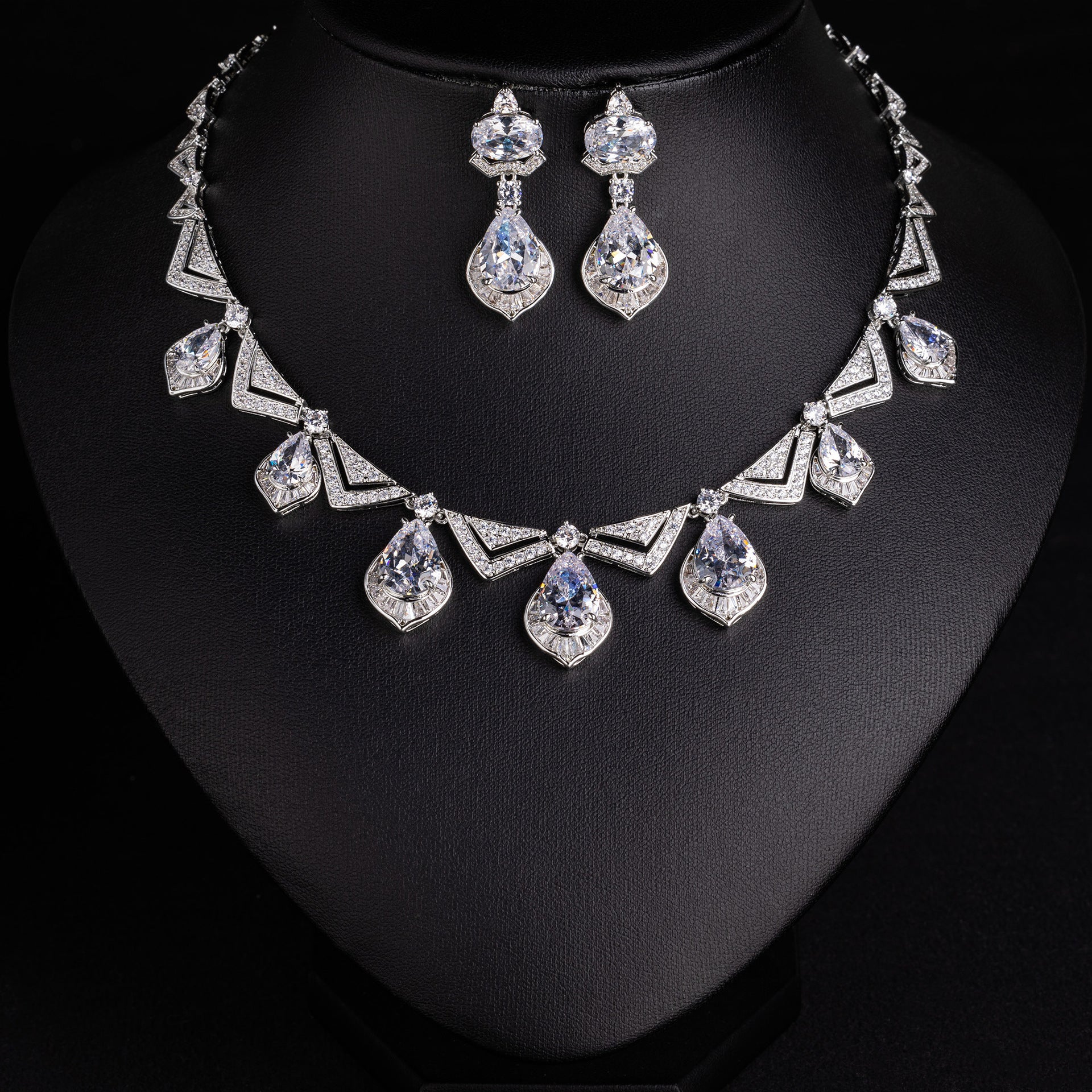 Luxury Ruby Red Crystal Necklace and Earrings Jewelry Set