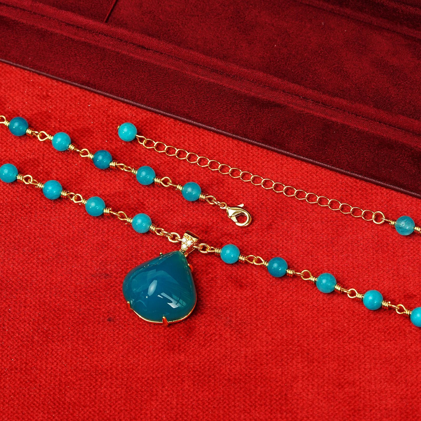 Minimalist design blue gemstone set