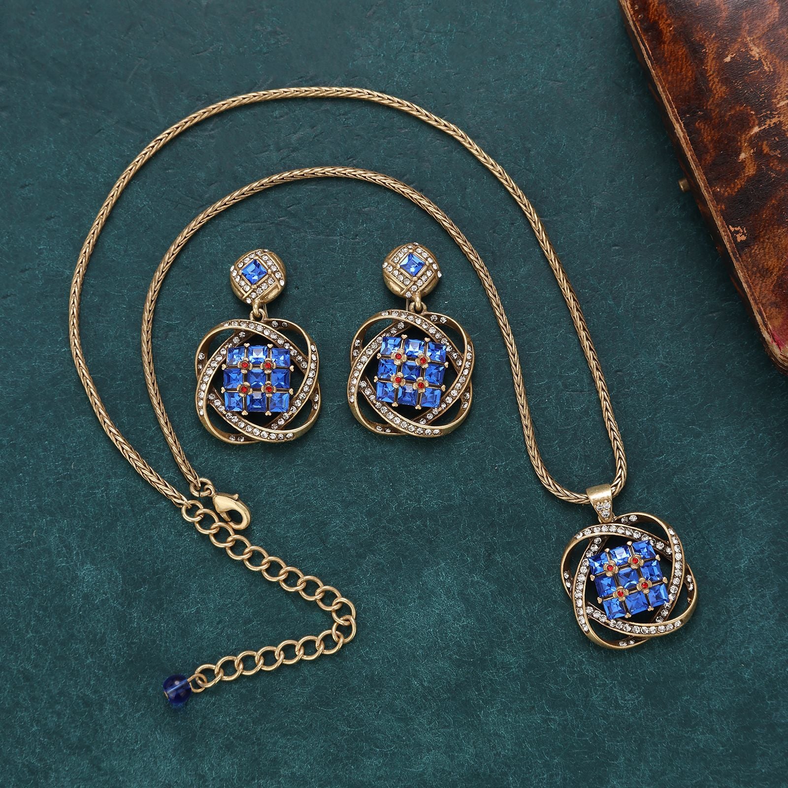 Light luxury retro sapphire earrings