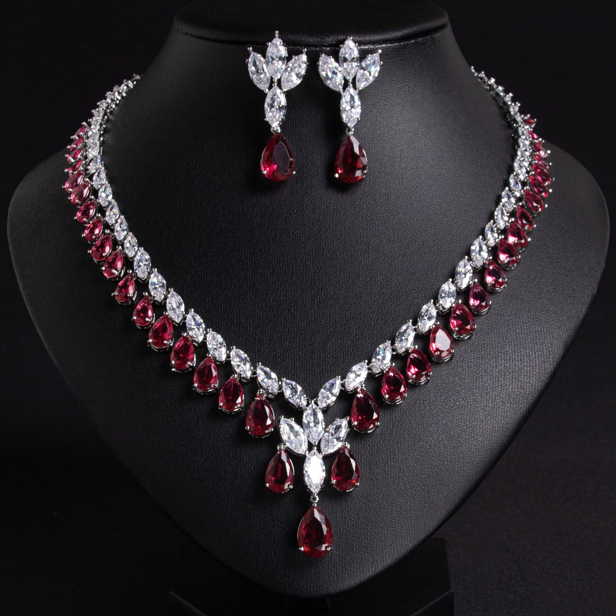 Luxury Emerald Green Teardrop Necklace Set for Women – Marquise Crystal Jewelry with Matching Earrings