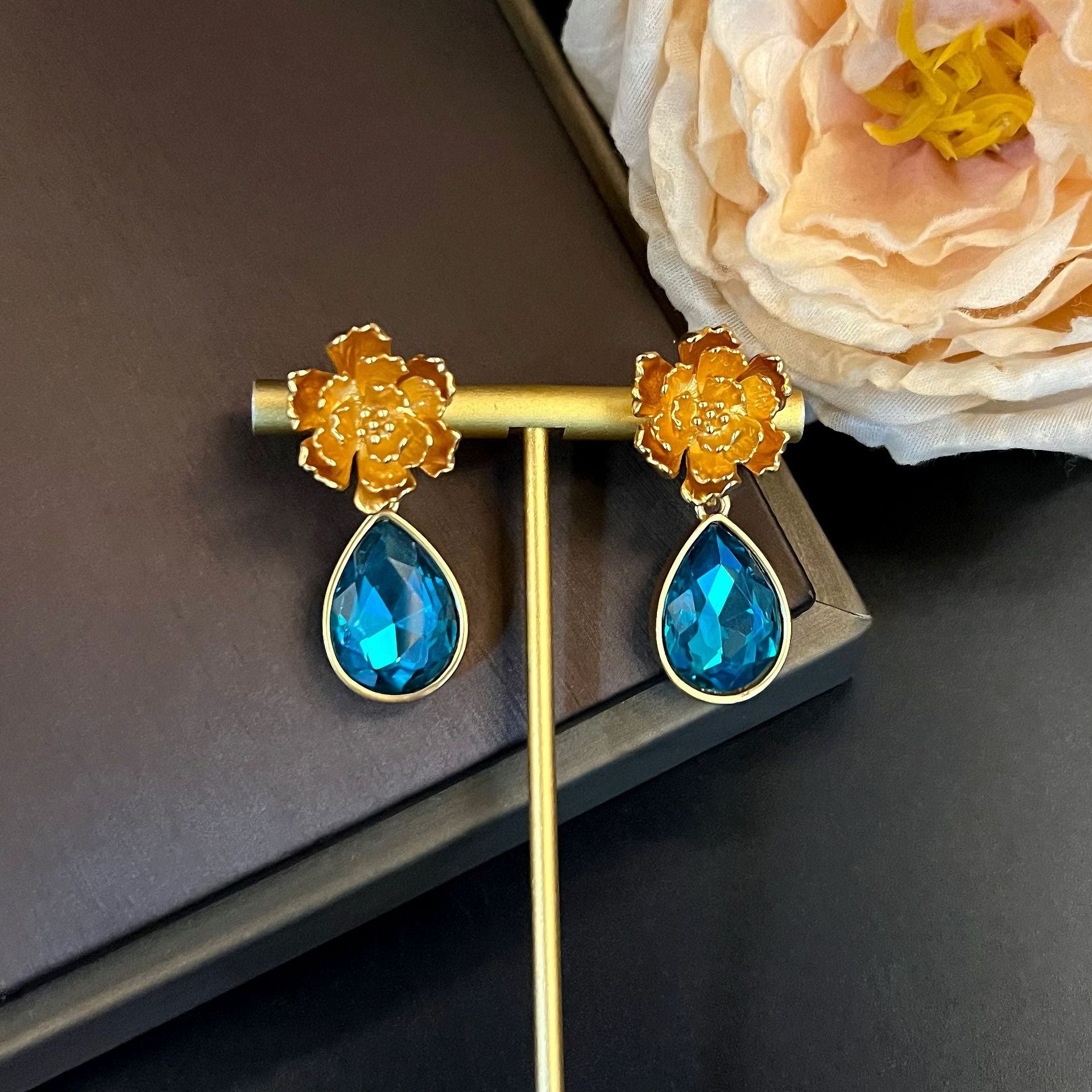 Boucles d'oreilles clous roses dorées françaises, boucles d'oreilles pendantes strass