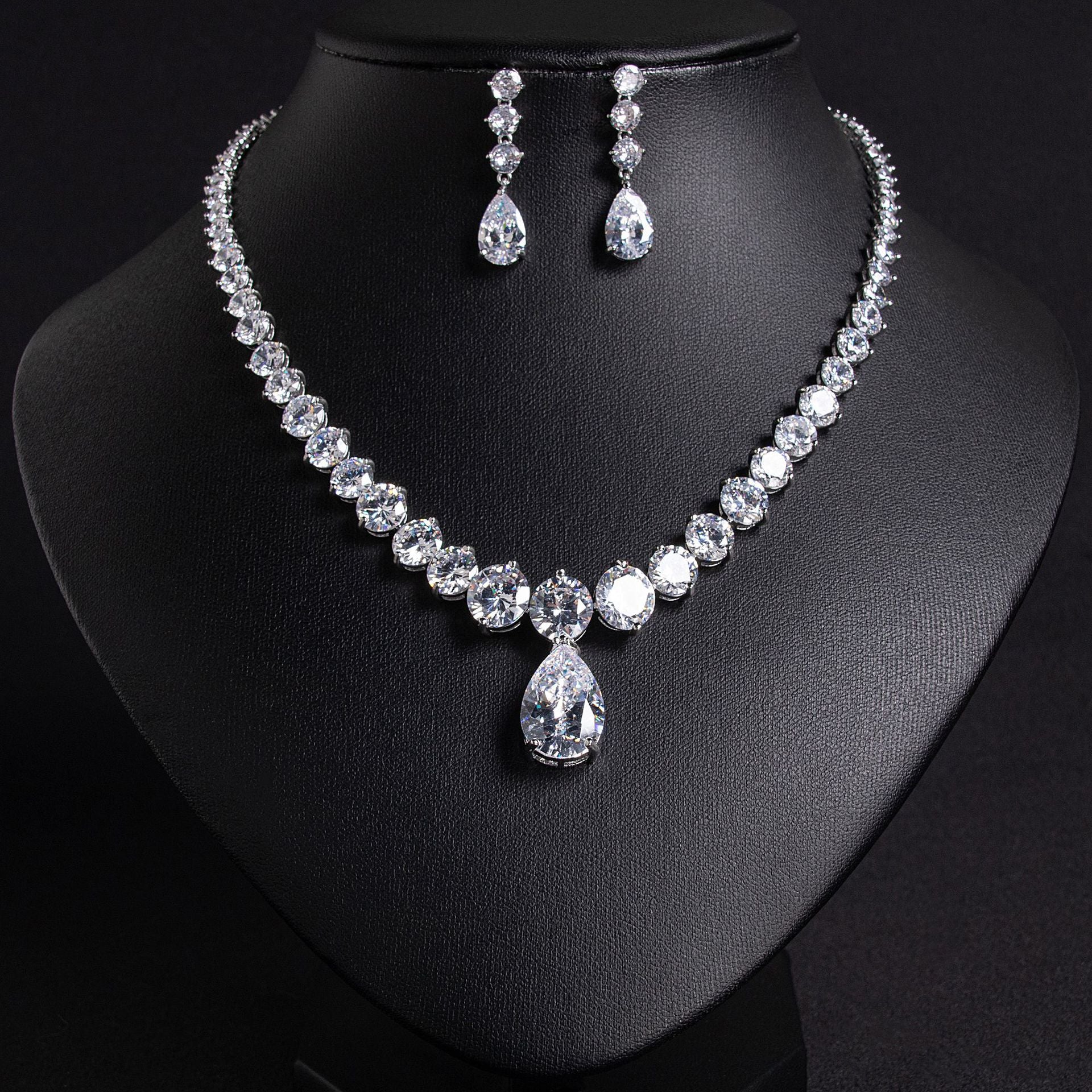 Luxury White Crystal Teardrop Necklace and Earrings Jewelry Set for Women