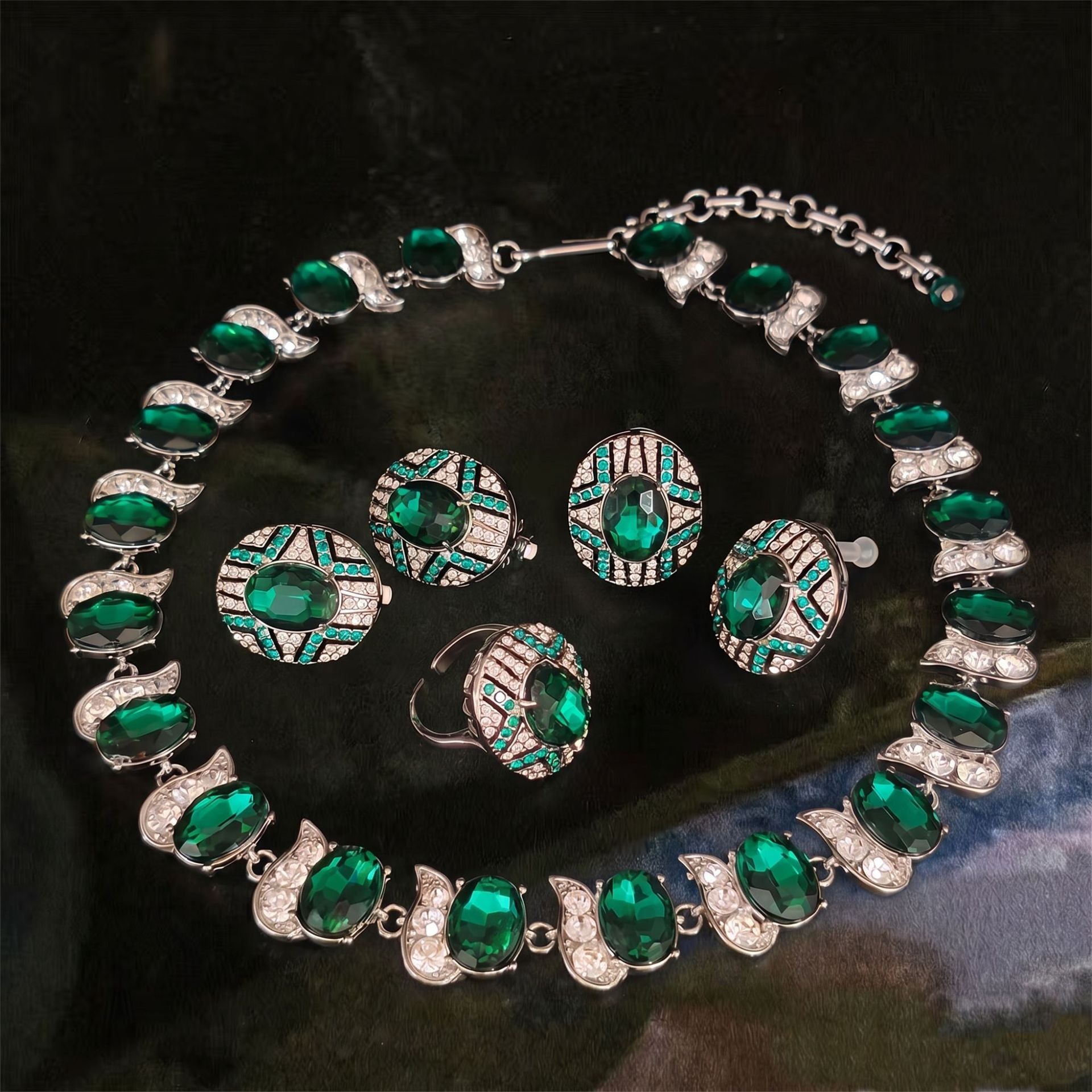 Full Diamond Ladies Jewelry Set Earrings Necklace Romantic Accessory Set