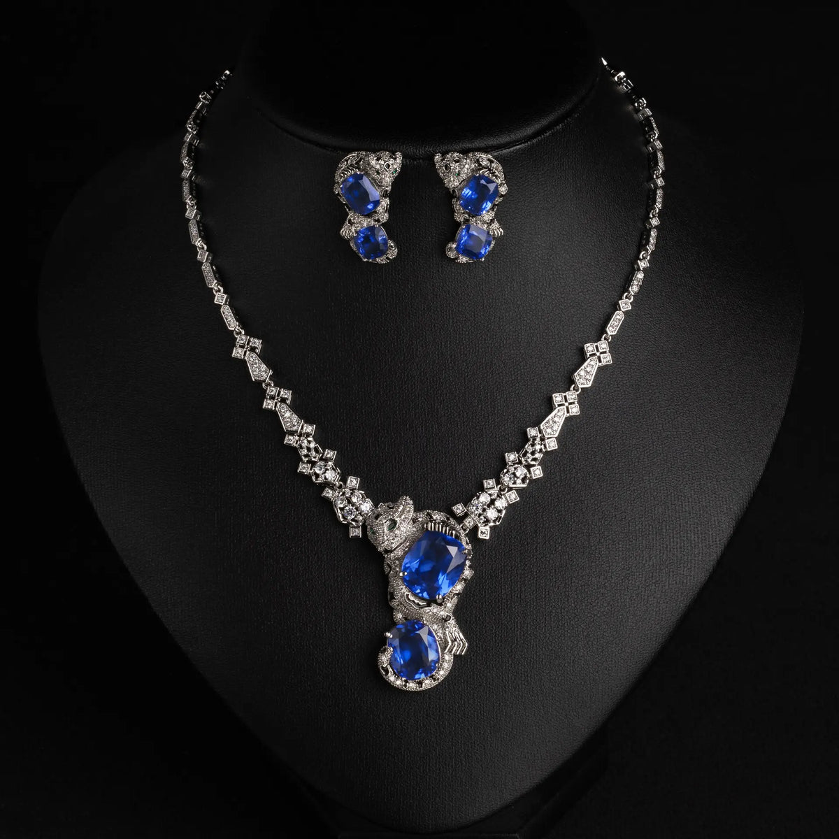 Luxury Emerald Green Leopard Necklace Set for Women – Vintage Statement Jewelry with Matching Earrings