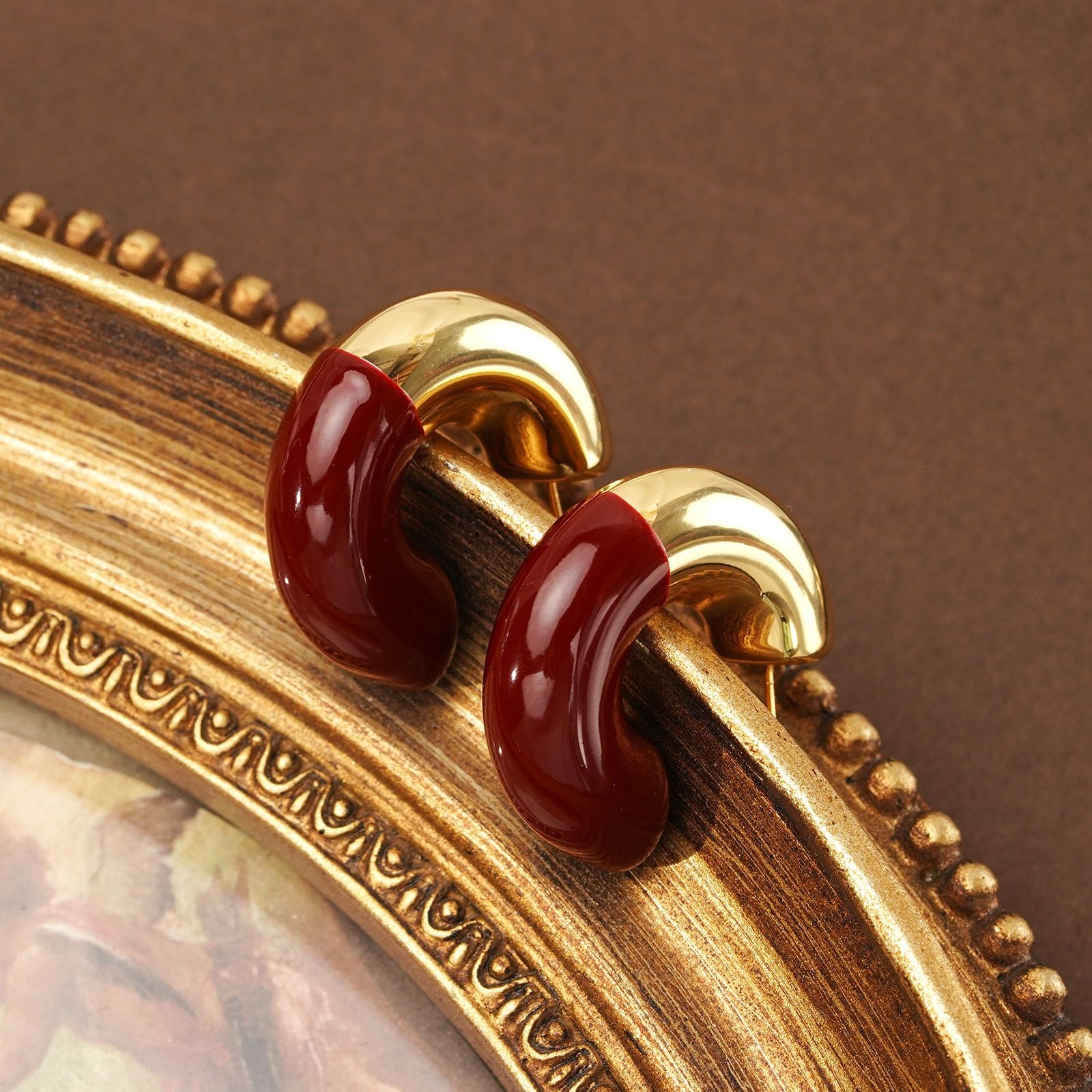 Fashion light luxury red c-shaped stud earrings