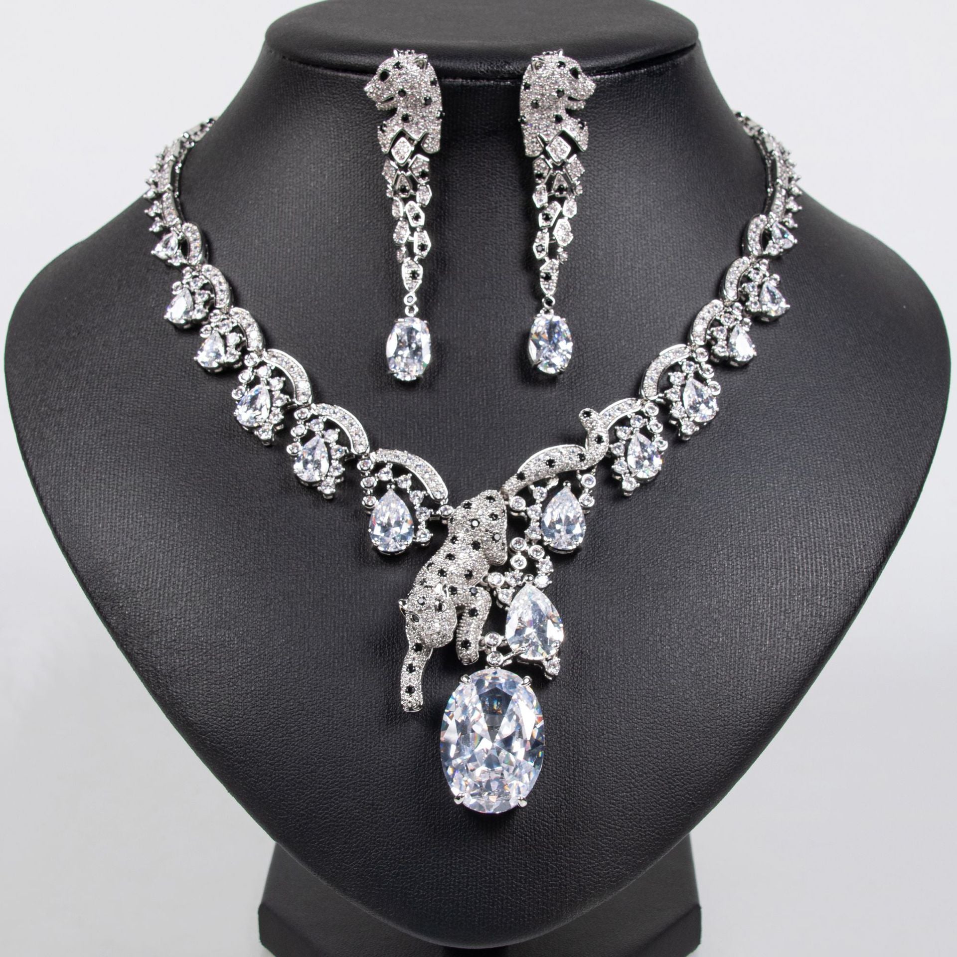 Luxury Leopard Crystal Necklace Set – Red Gem Statement Jewelry for Women