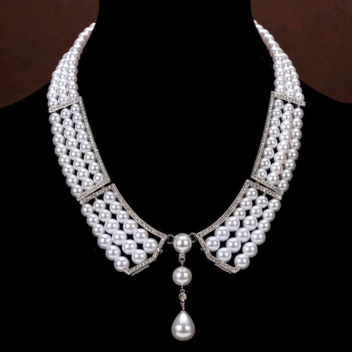 Collier multi-rangs de perles serti de diamants, style antique et tendance