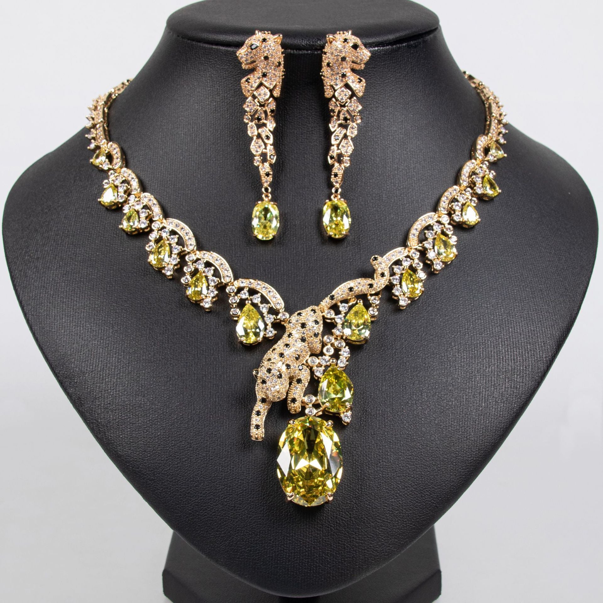 Luxury Leopard Crystal Necklace Set – Red Gem Statement Jewelry for Women