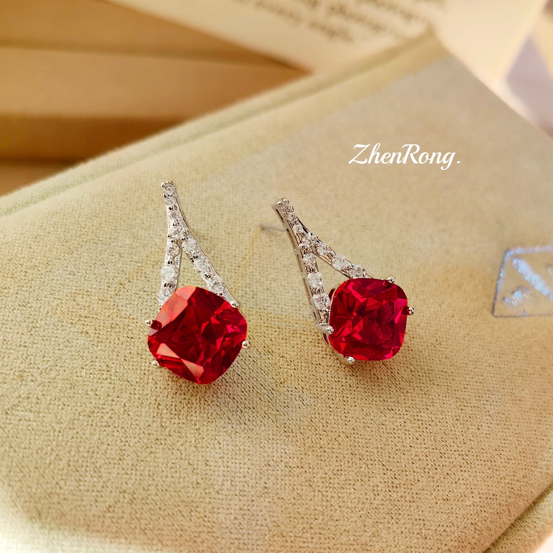 Light luxury color treasure red corundum pendant necklace set