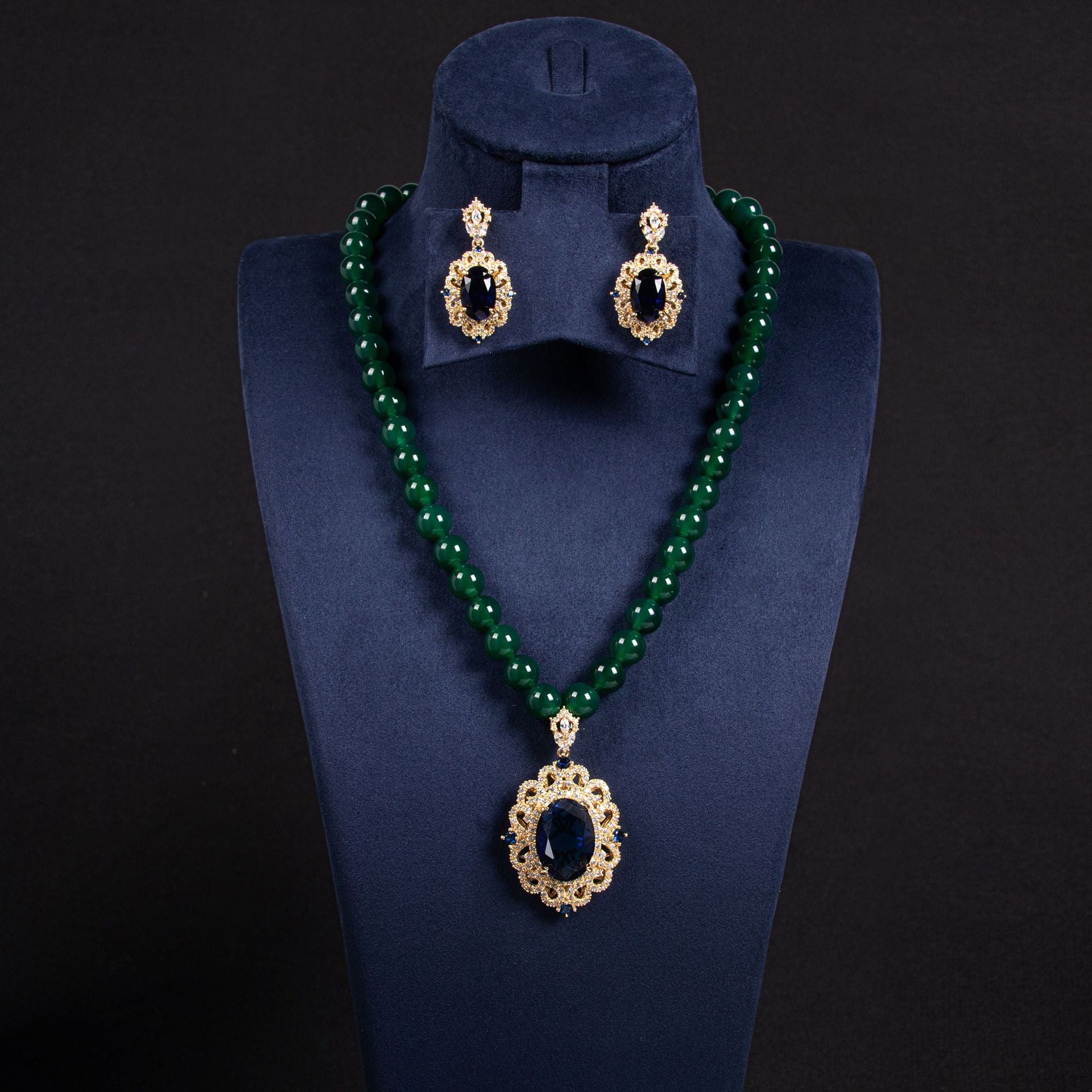 Parure de soirée luxe collier et boucles d'oreilles émeraude perlée