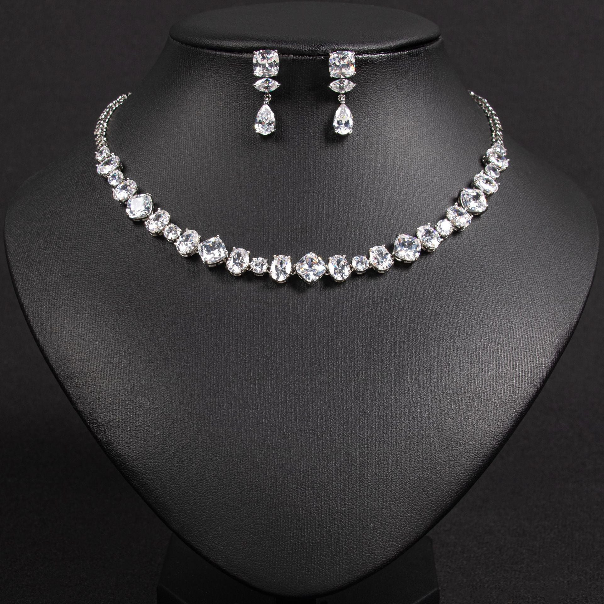 Luxury Blue Crystal Necklace Earrings Set – Elegant Statement Jewelry for Women