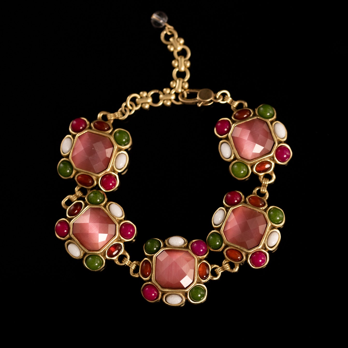 Ensemble carré de pierres naturelles de couleur médiévale, élégant