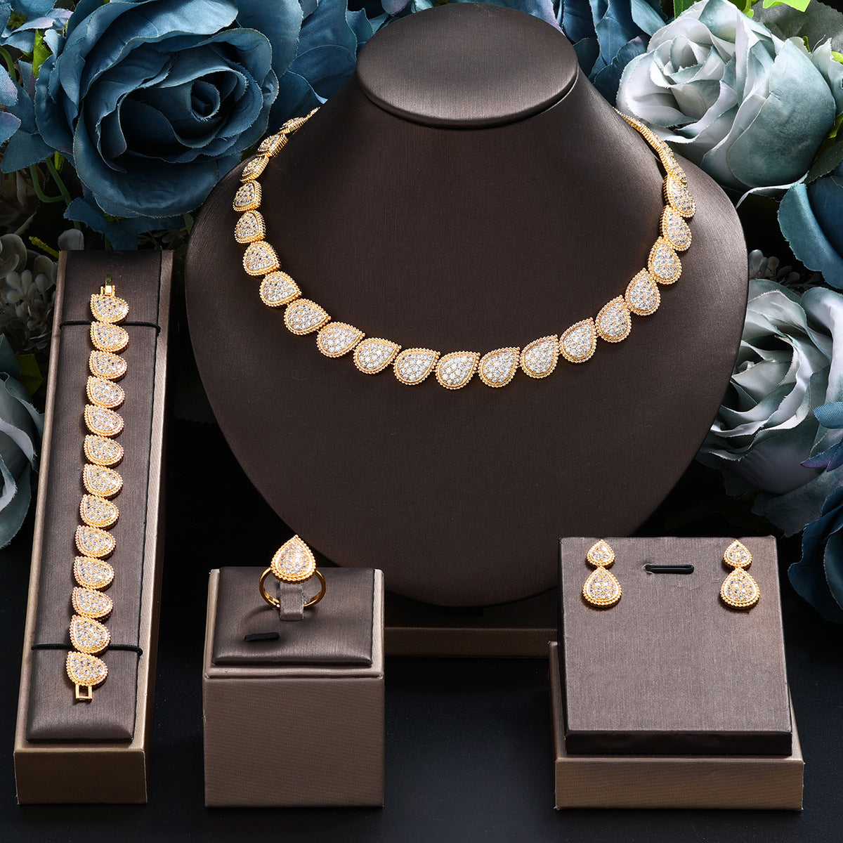 Parure de bijoux classique en forme de goutte d'or pour femme