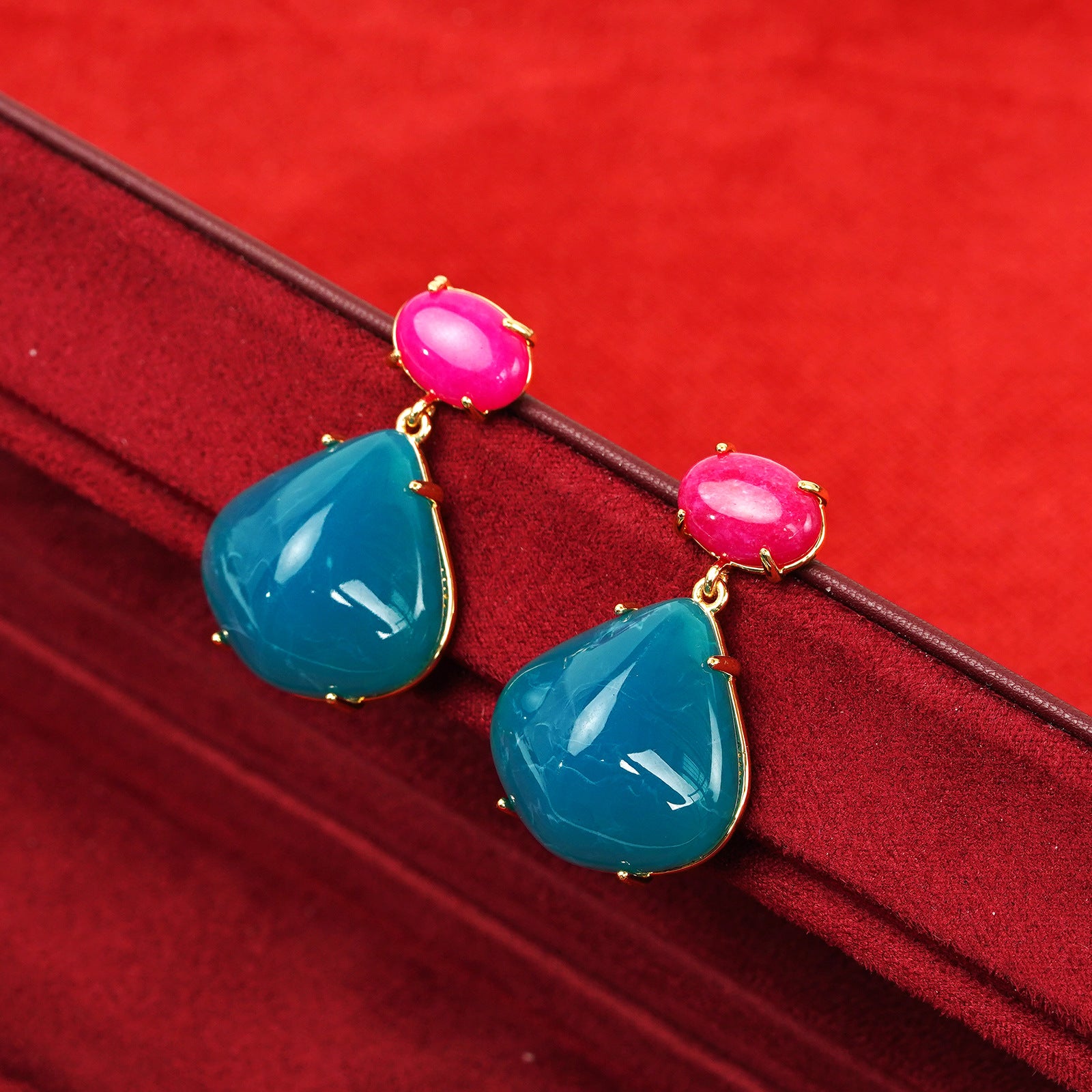 Minimalist design blue gemstone set